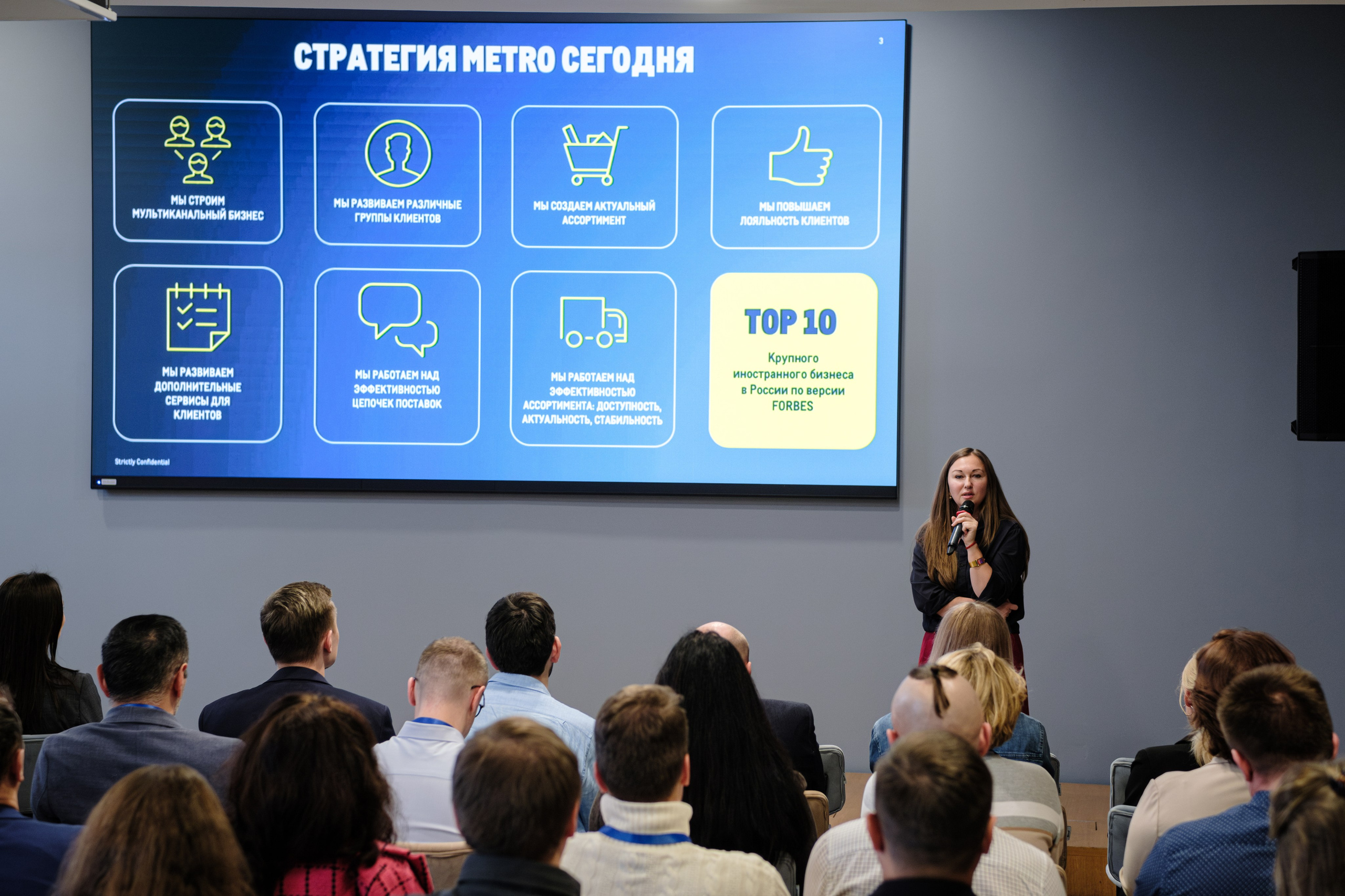 METRO. Репортажный и портретный фотограф в Москве Илья Спиридонов