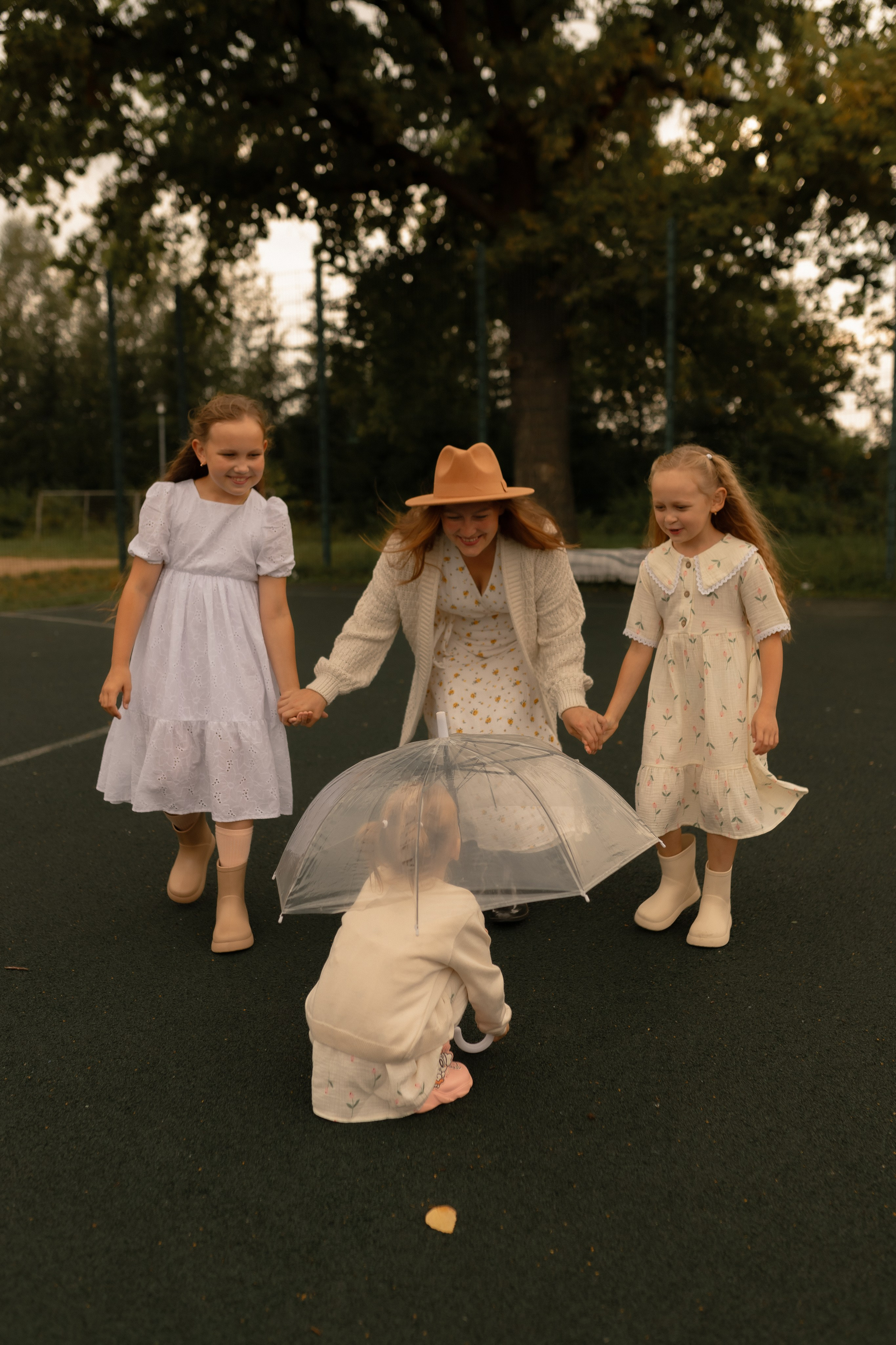 Мама Алина, Маша, Дина и Анечка. Фотограф Татьяна Семенова