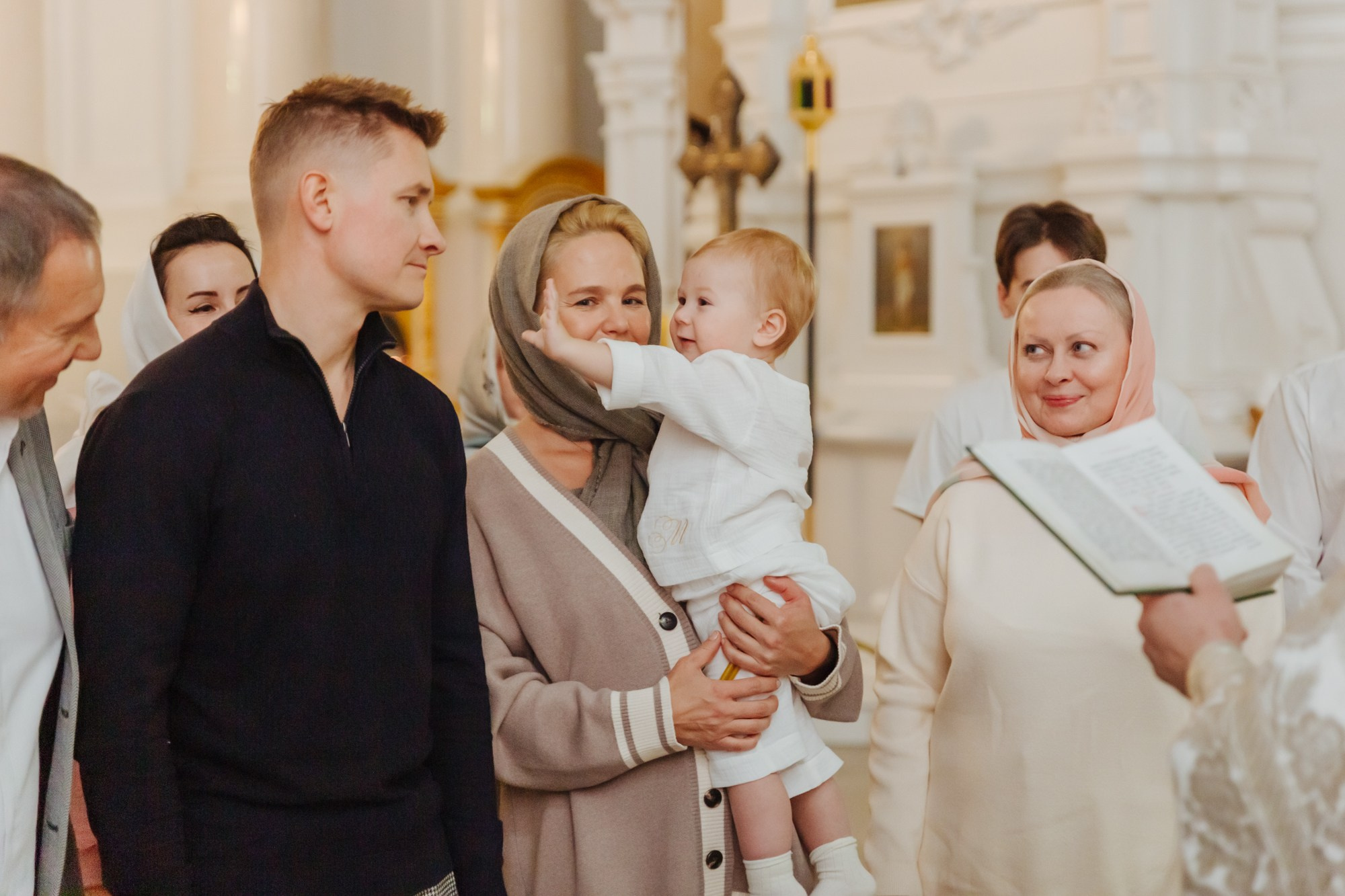 Пресеты для свадеб, венчаний, крещений и т. д. Фотограф крещение венчание в Петербурге! Помогает подобрать храм и посоветовал душевного батюшку в СПб
