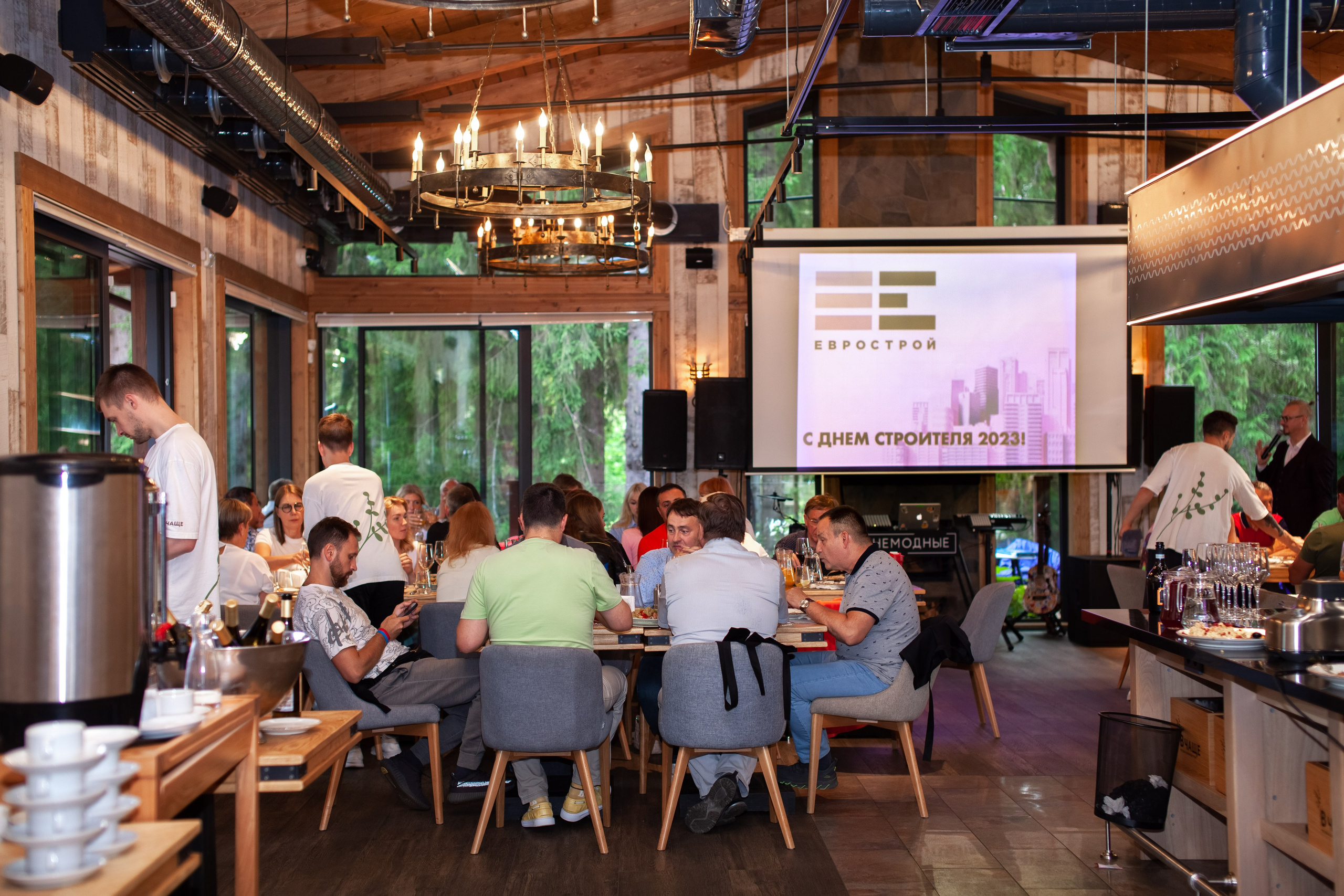 Еврострой — День строителя. Двойняшки-фотографы Анна и Анастасия в Санкт-Петербурге