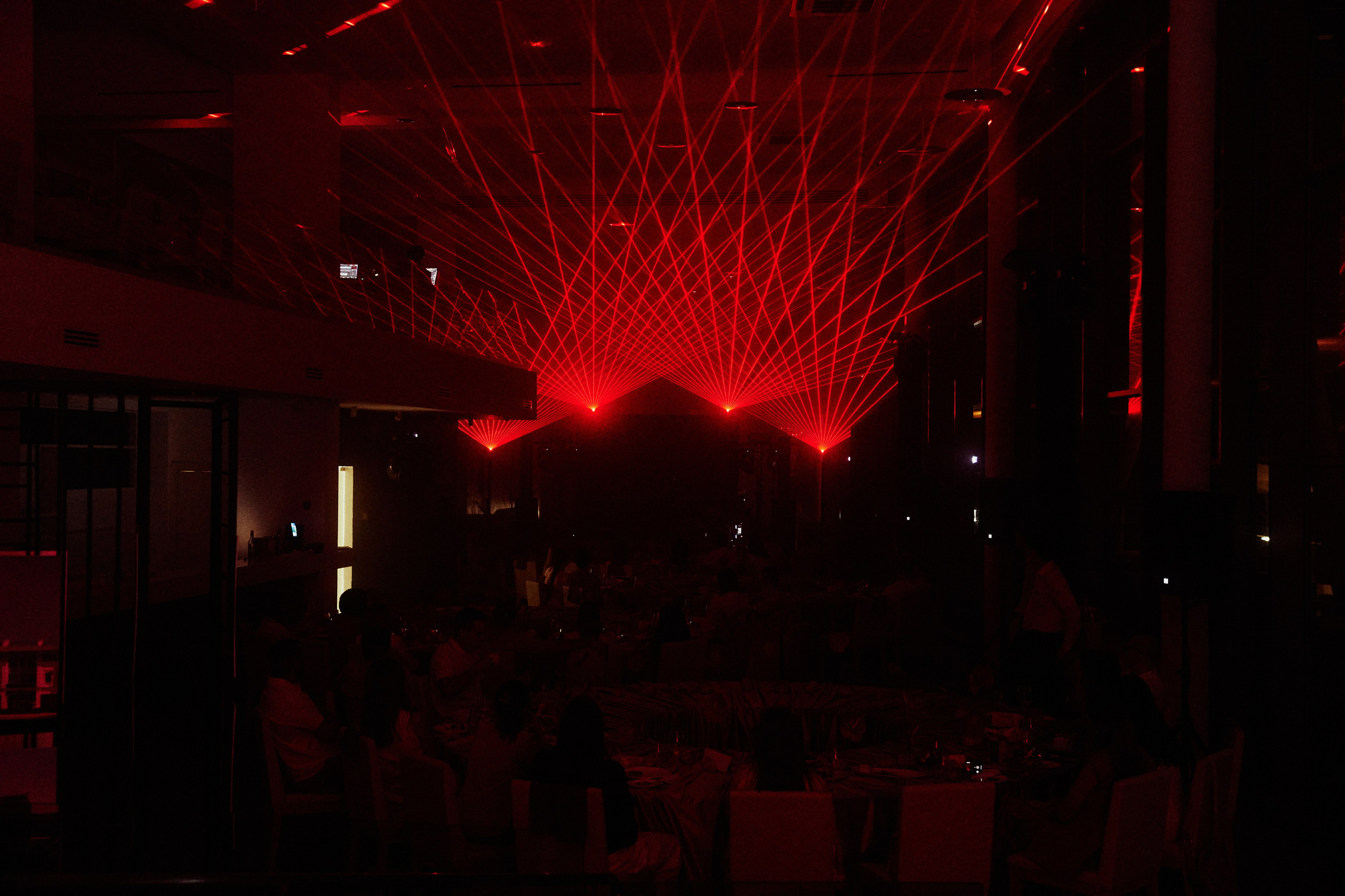 RED LINES. Дмитрий Мазуркевич: Профессиональный Репортажный Фотограф