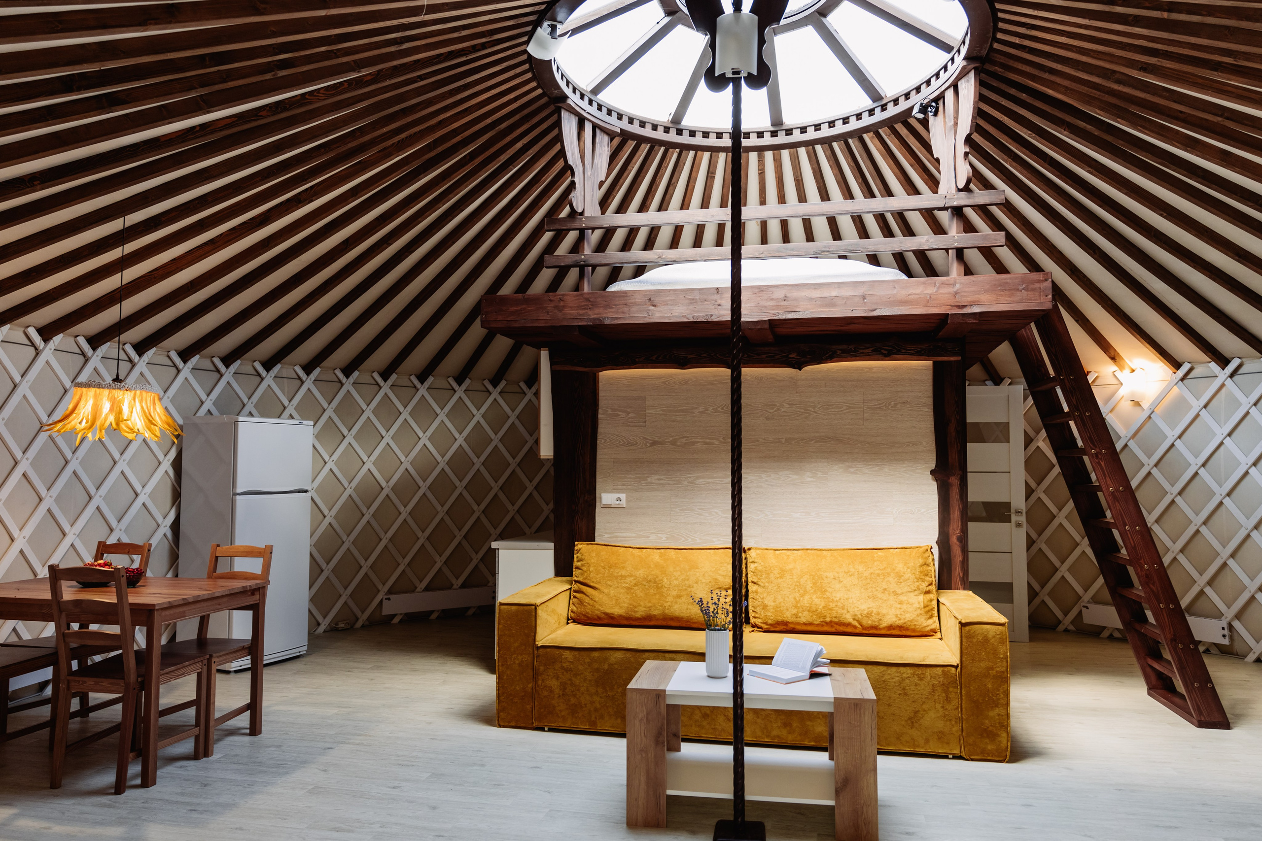 БЕРЕЗКА ВИЛАДЖ | Глэмпинг в Коломне | Юрта «Янтарная». ФОТОГРАФ ИРИНА ШАМАТАВА