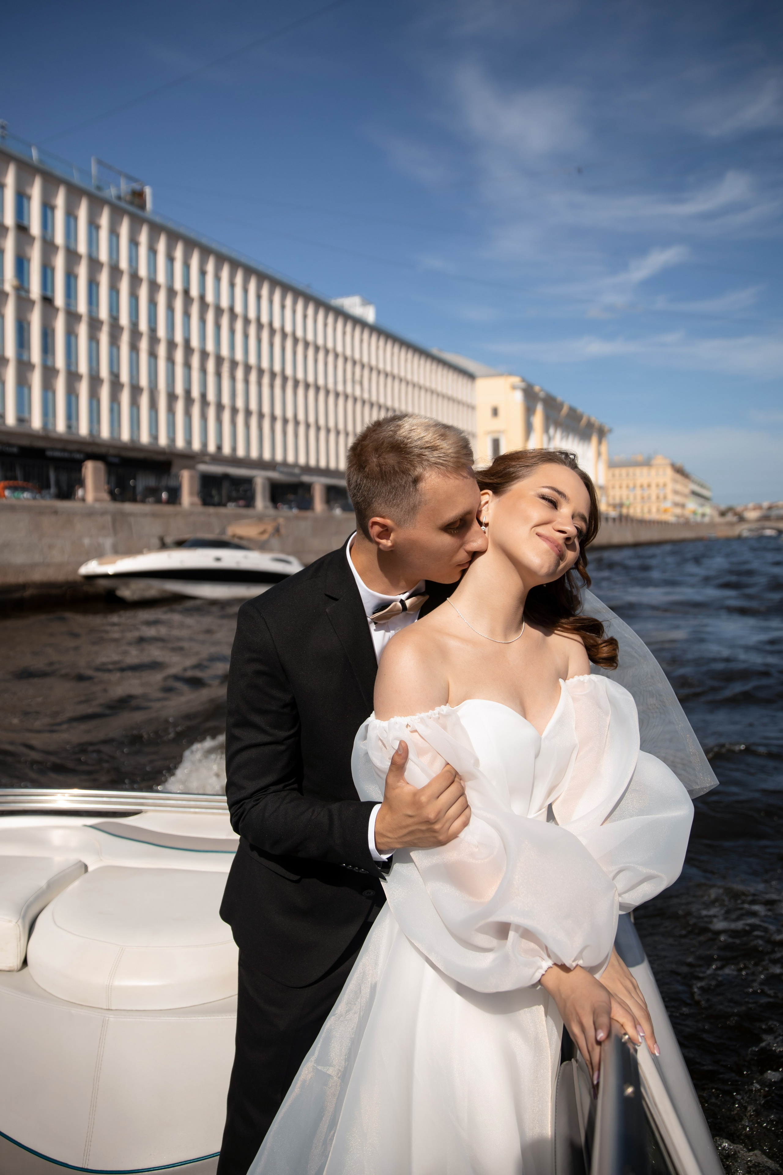 Валерия и Илья / Прогулка на катере. Свадебный и семейный фотограф в Москве Диана Левченко