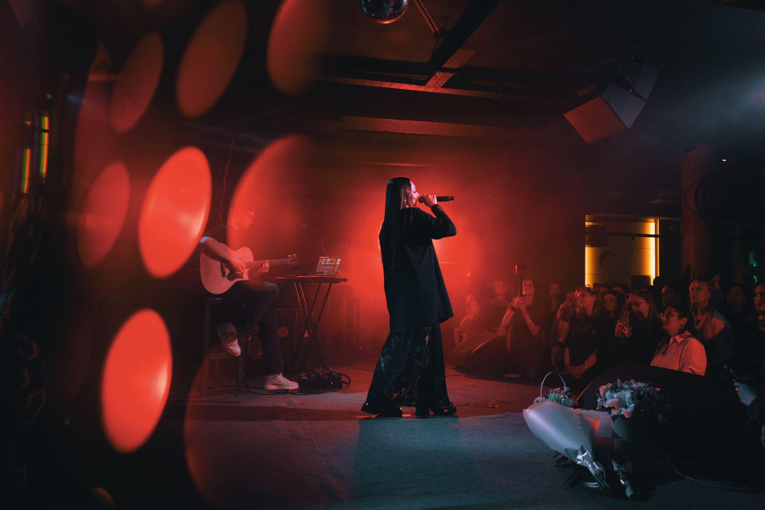 Аили. Первый сольный концерт в"Мумий Тролль Music Bar». Никита Скрипник — ТЕАТР В СТИЛЕ ФЭШН