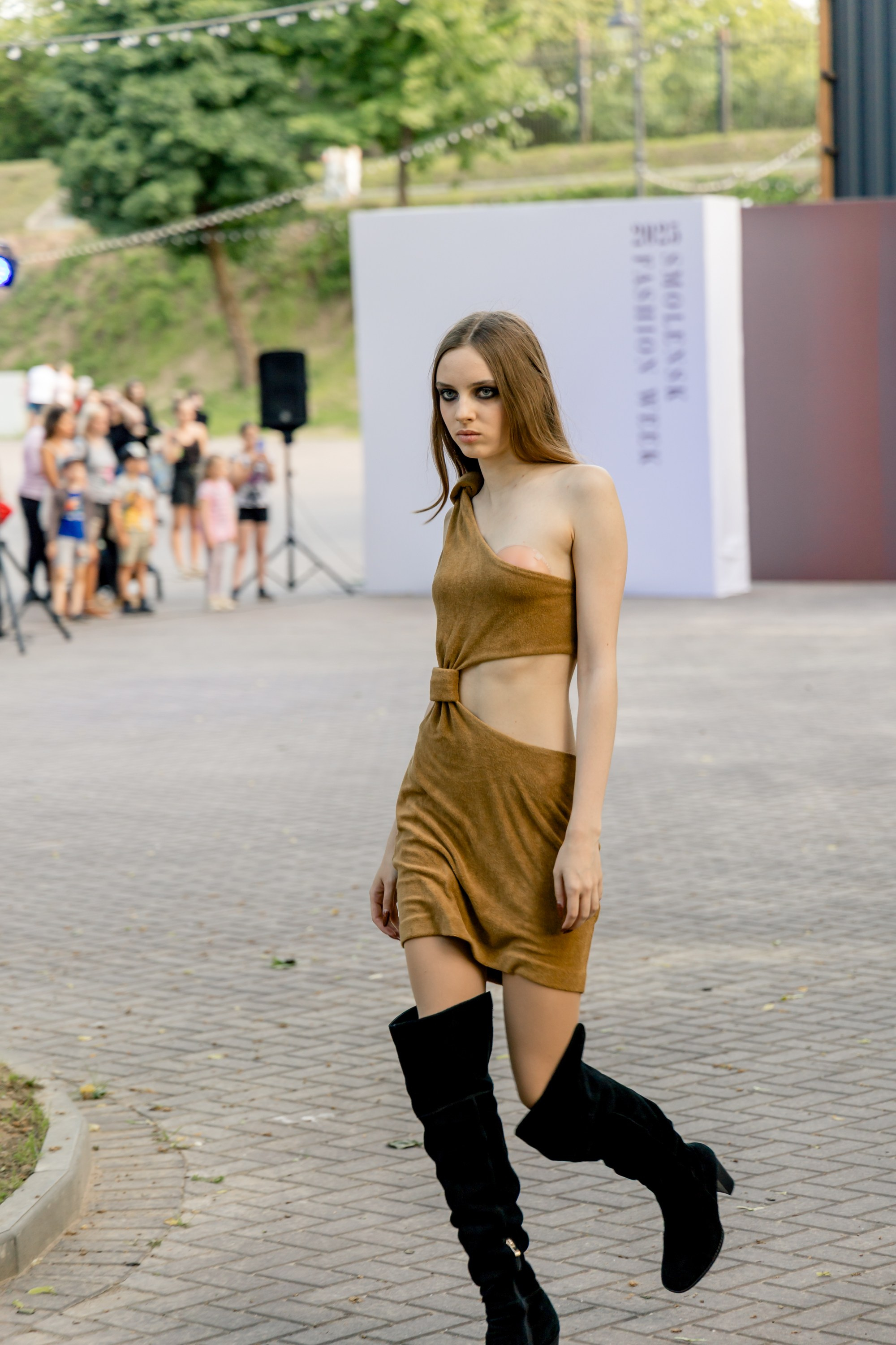 Smolensk Fashion Week 2025_показы_ДЕНЬ 1_ВЕЧЕРНИЙ ПОКАЗ_19:00. Главная