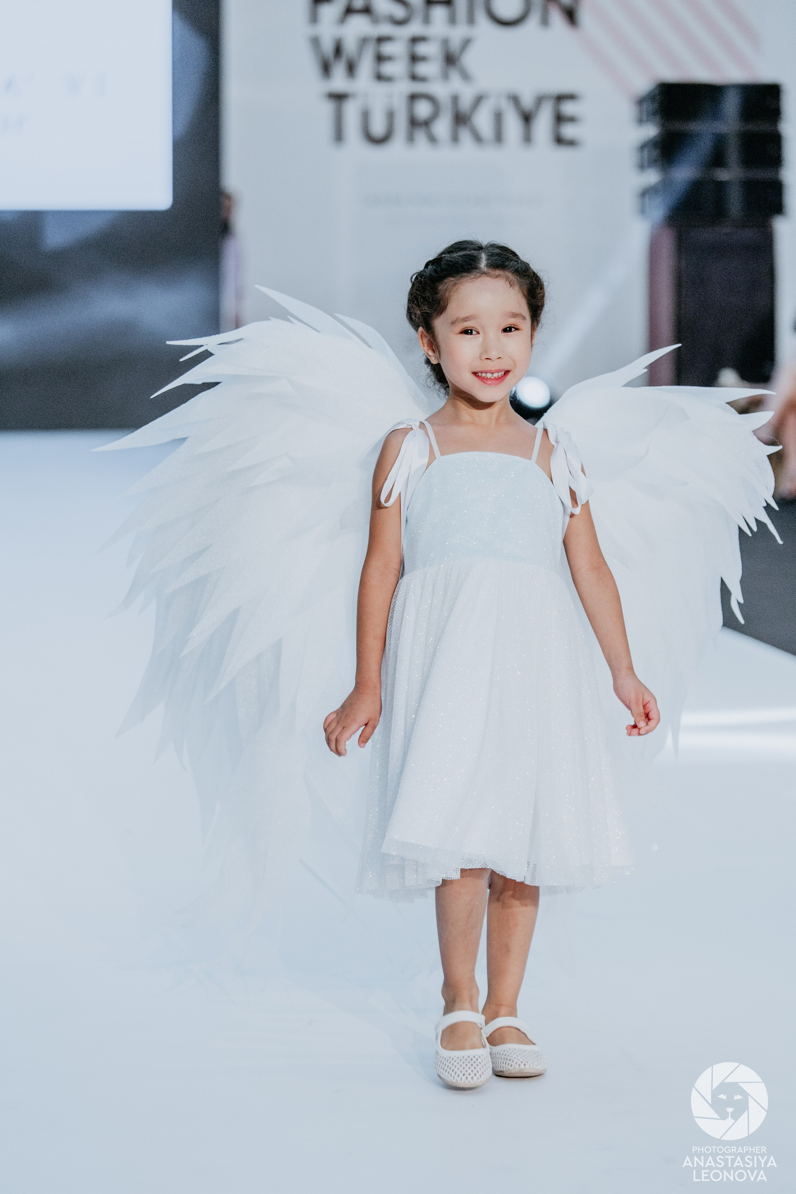 Fashion Week Türkiye [spring, 2025]. Anastasia Leonowa