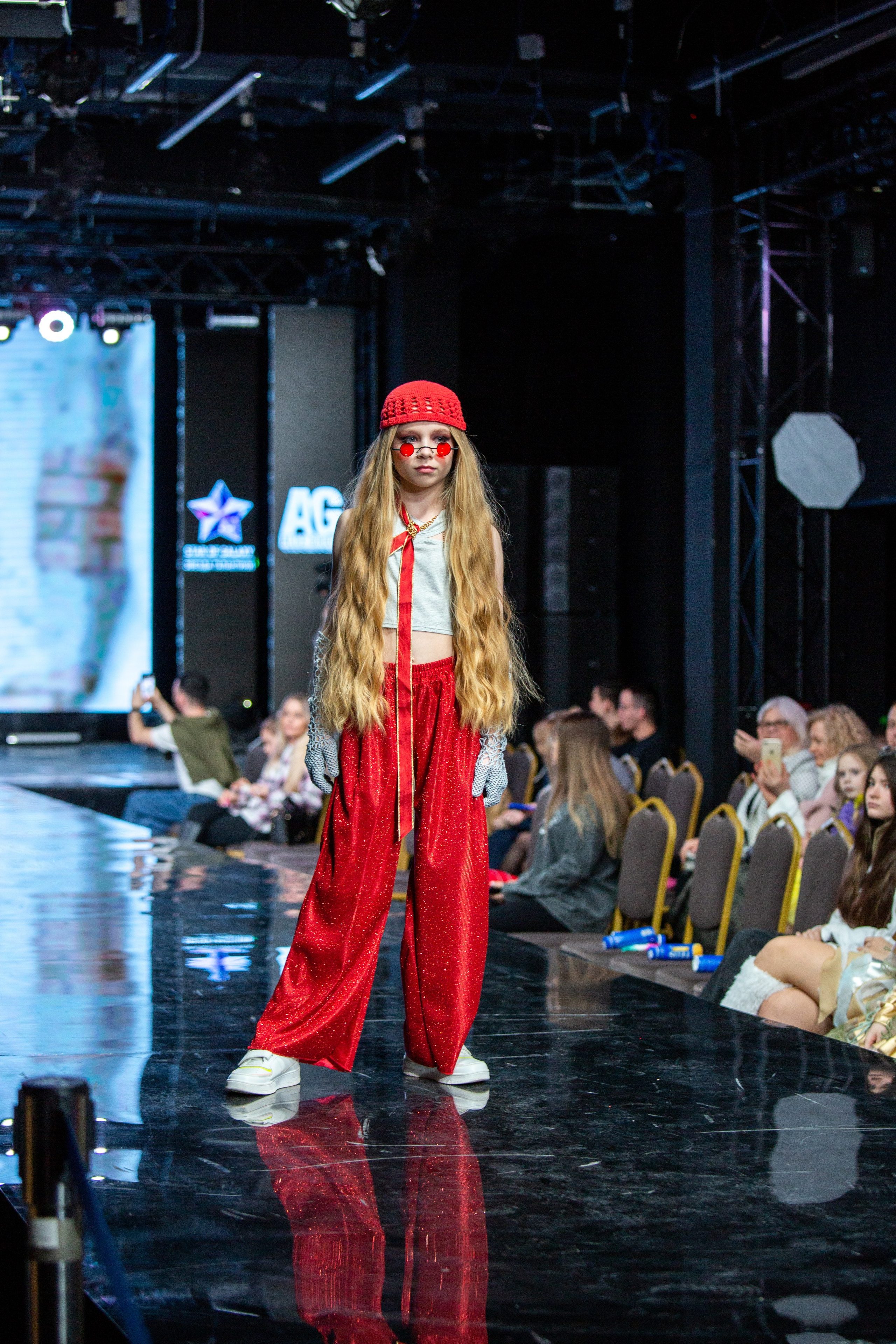 Звезда галактики. Яровит Холл. Репортажный, семейный, свадебный, портретный фотограф