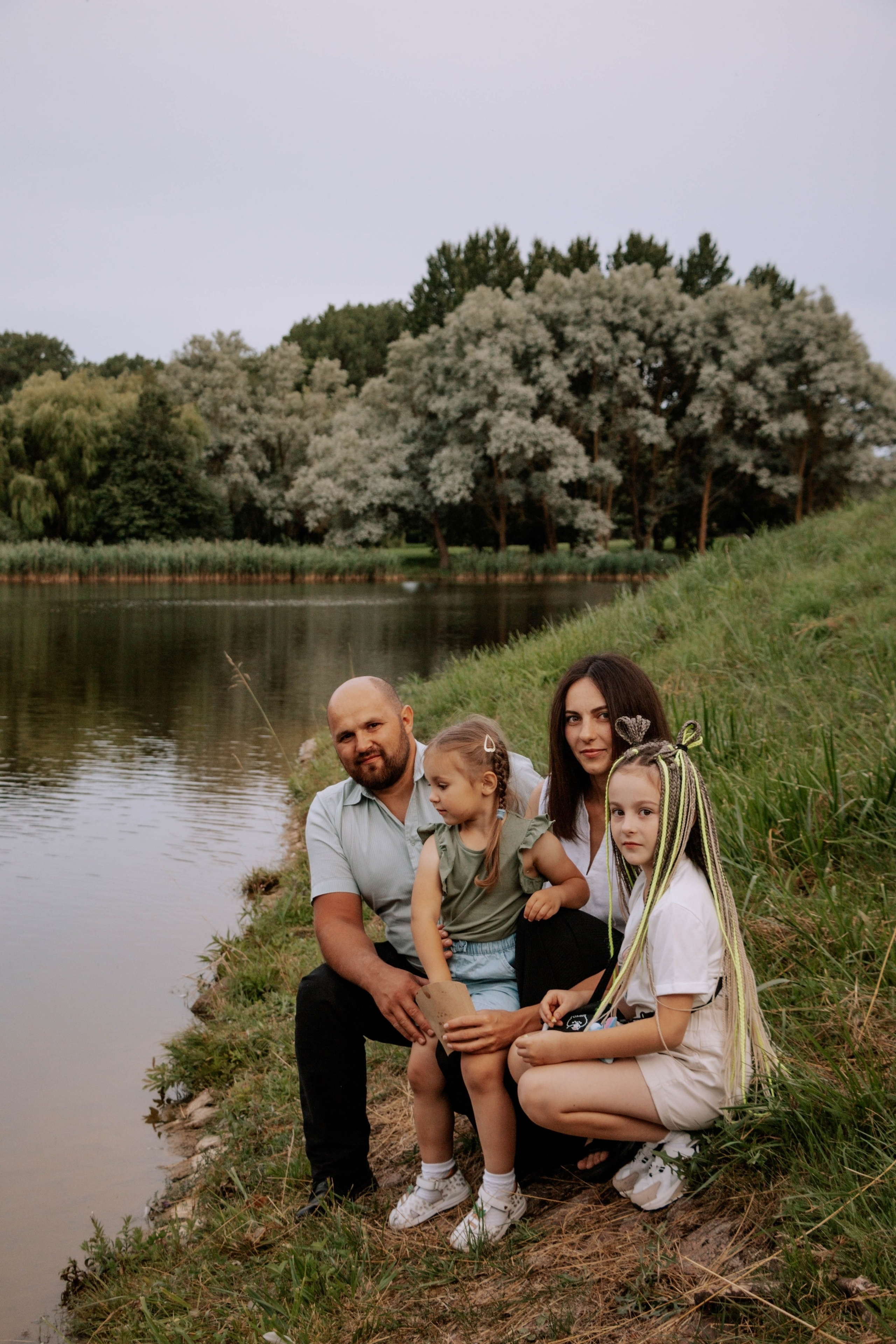 Алексей, Римма, Аннушка и Полина. Бережно сохраняю ваши чувства и истории на своих фотографиях