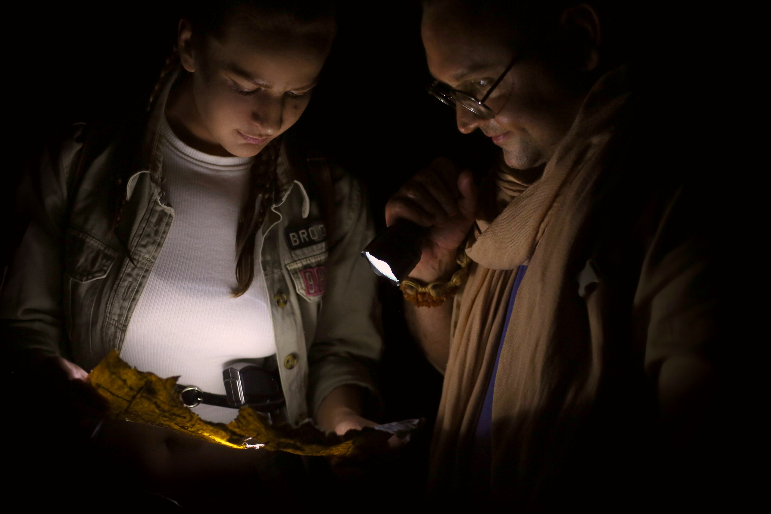 Фотосессия «Как в кино: В поисках утраченной диадемы» от MarCh Photography | Пермь. Погрузитесь в приключение, где вы — главный герой. MarCh Photography — Фотограф в Перми