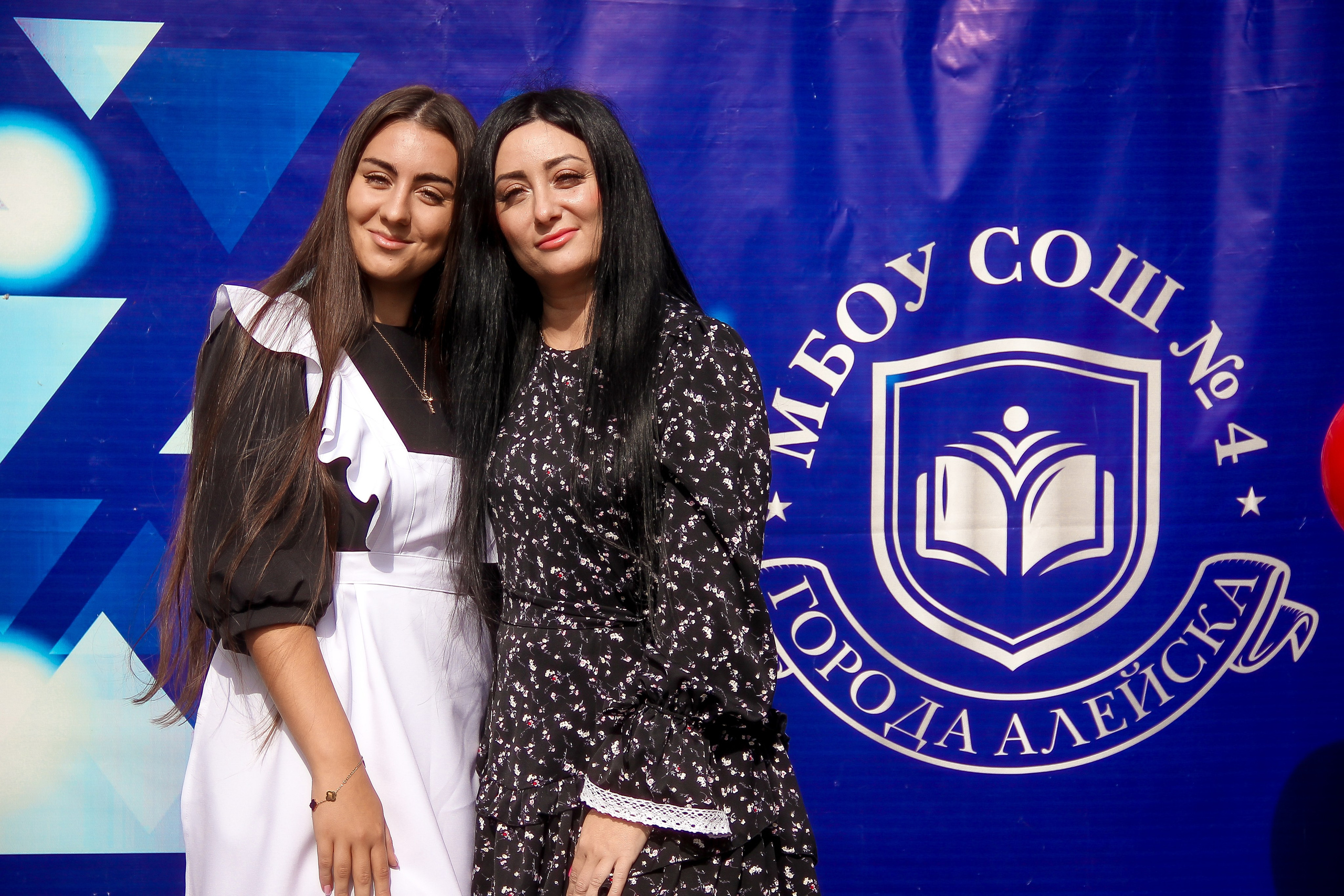 9-11 классы СЪЁМКИ ВЫПУСКНЫХ И ПОСЛЕДНИХ ЗВОНКОВ. Выпускные альбомы для школ и Детских садов в Барнауле /Выпускные/Свадебные/Детские/Семейные и др. виды съёмок /Фотограф Вера Валейко