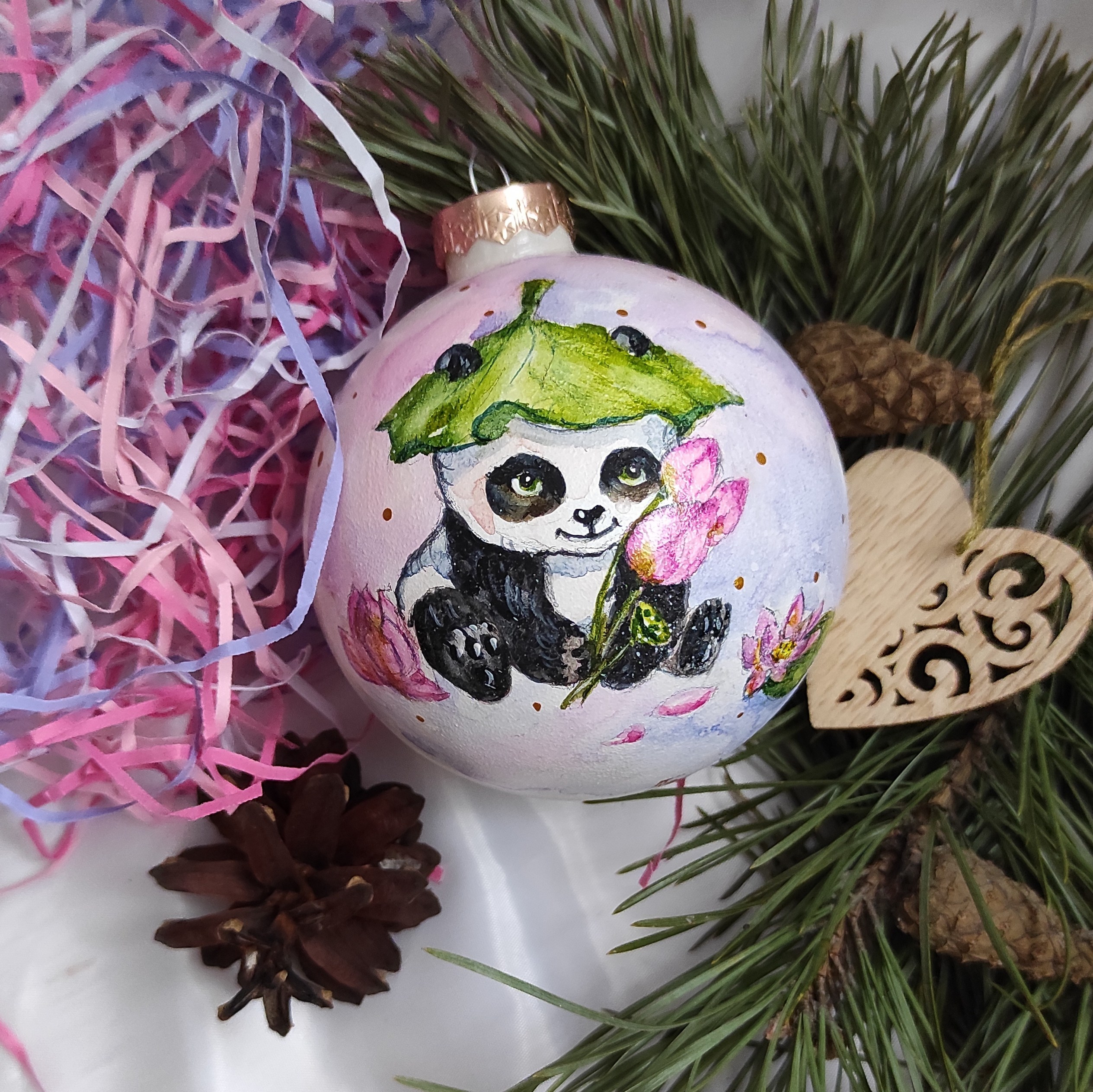 Художественная ручная роспись елочных шаров, корпоративные подарки и восковые аромасвечи