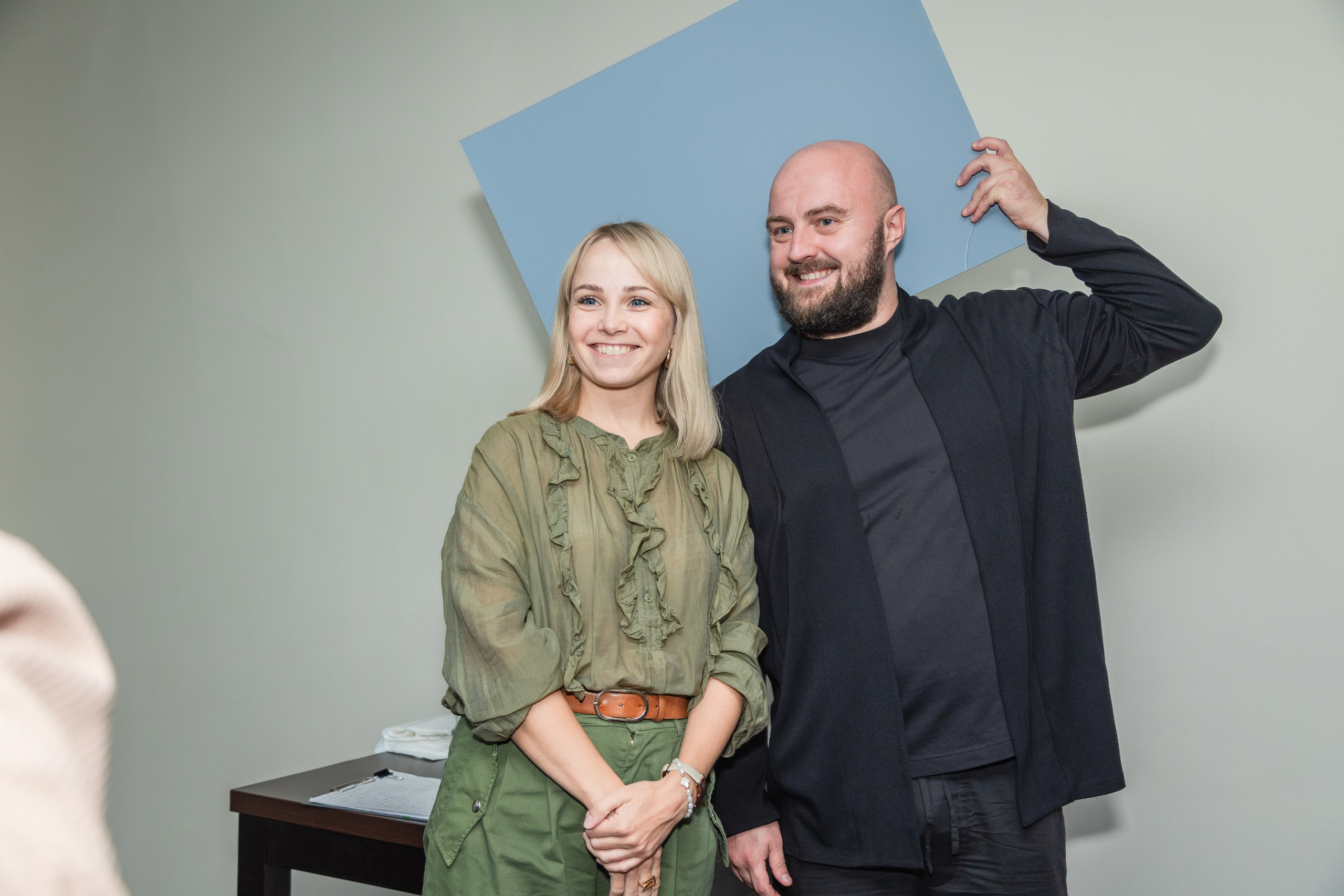 Репортажная съемка. На каждом снимке всегда два человека: фотограф и зритель