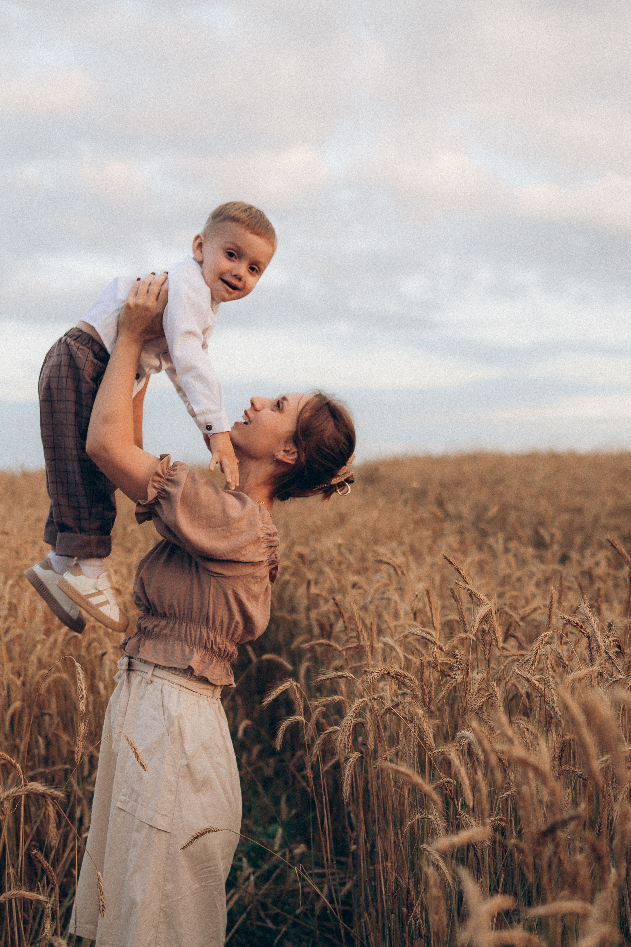 Алёна и семья. Фотограф Торопец Кристина Абрамова Kanwellia photography