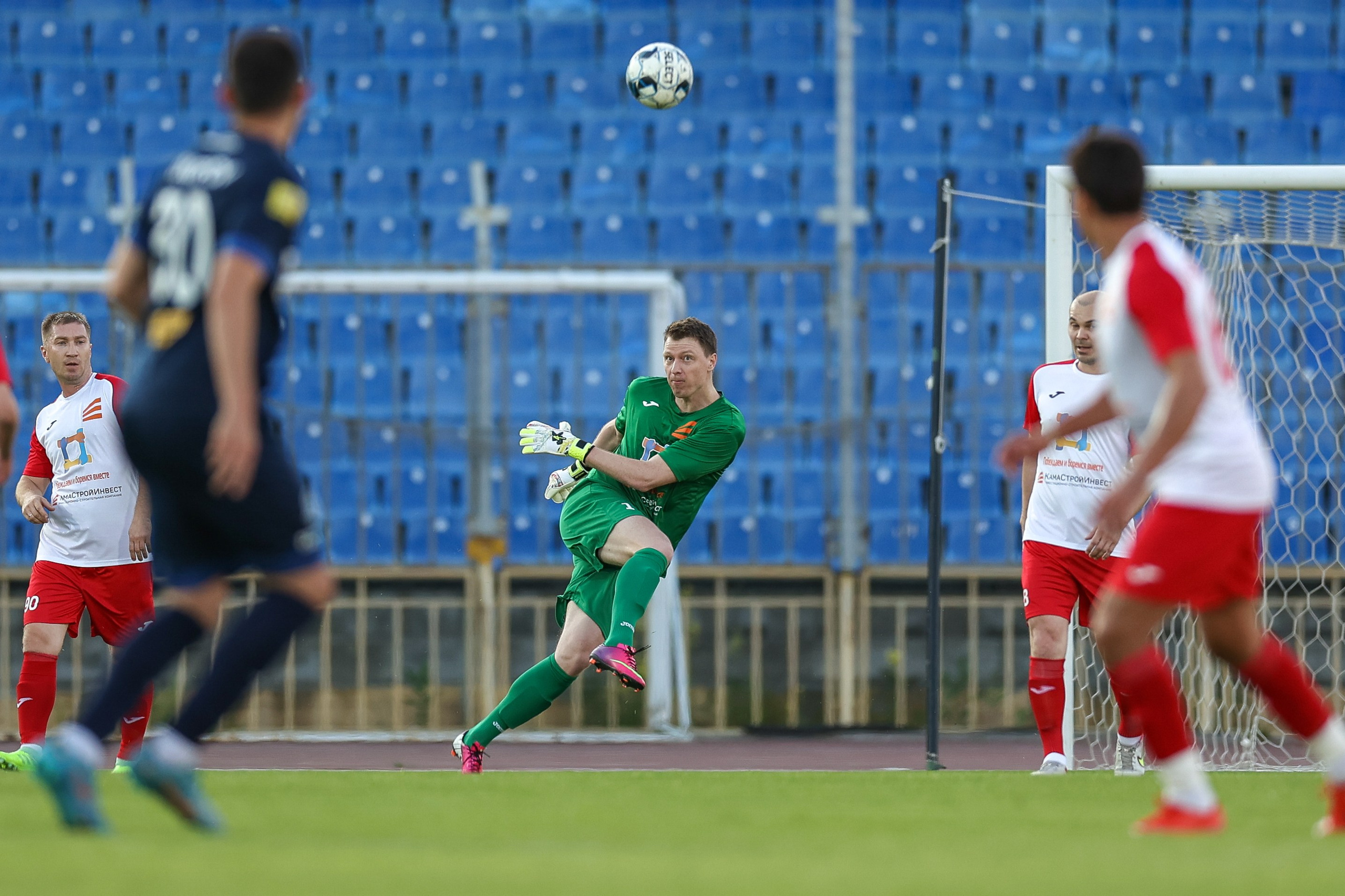 Благотворительный футбольный матч Друзья Бурмистрова vs ФК Fight Nights. Спортивный репортажный фотограф Казань Нафис Сиразетдинов