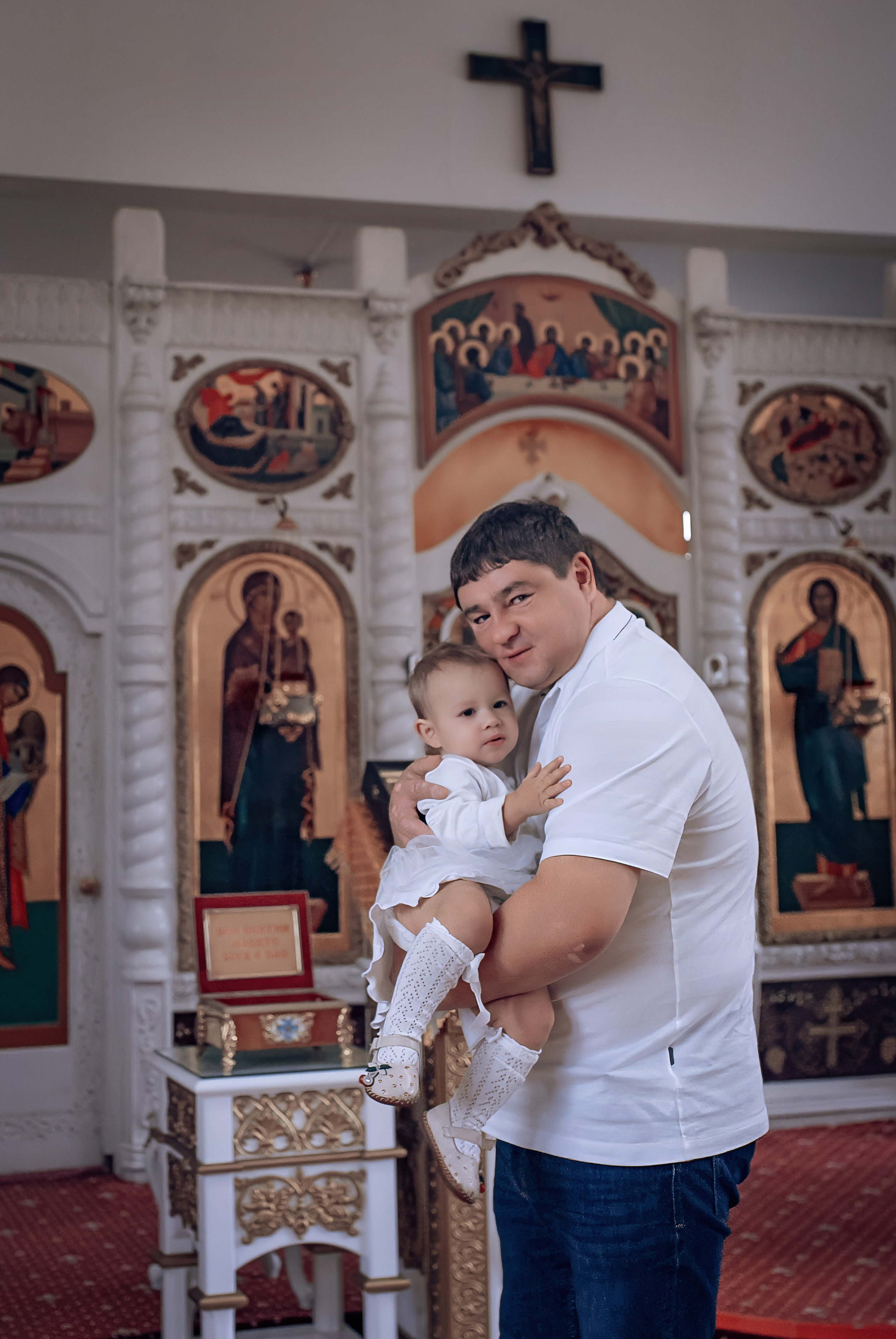 Крещение Алины в Трехсвятительской церкви Красноярск. Фотографы крещения/венчания  Красноярск Татьяна и Вячеслав Переваловы