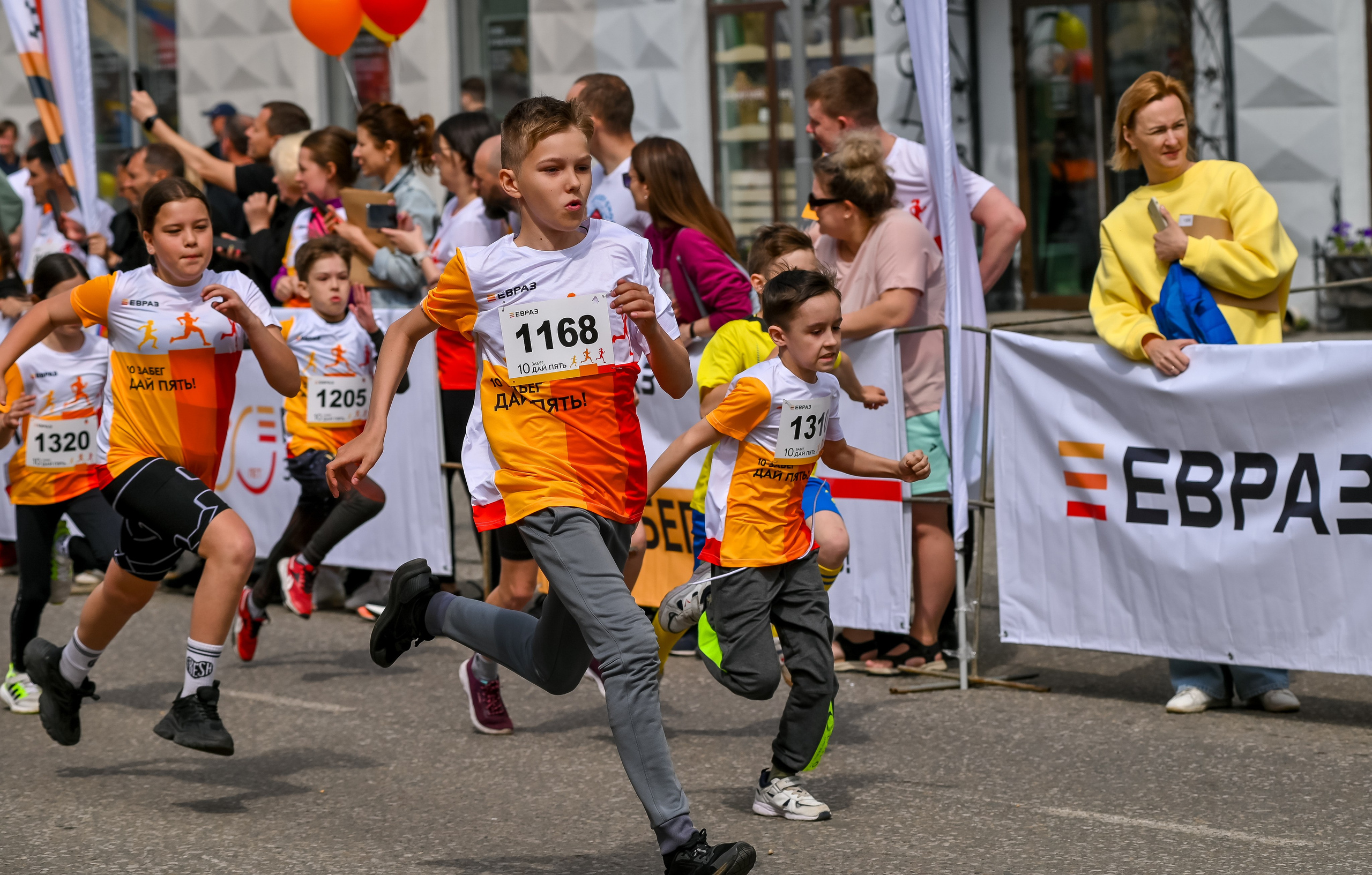 Забег «Дай пять» в Новокузнецке 26.05.2024. Репортажный профессиональный фотограф-любитель
