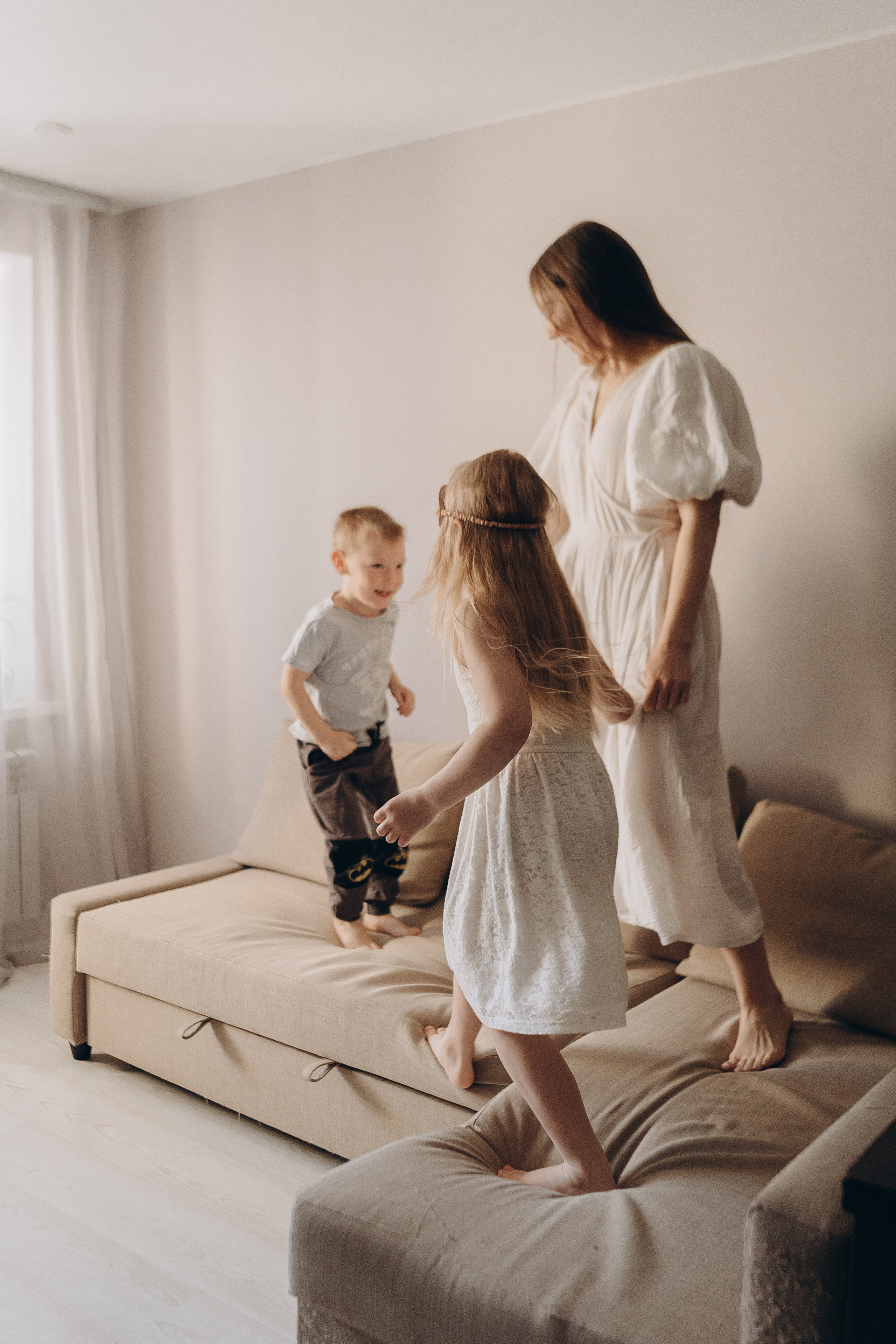 Домашняя: Дилара, Владимир, Дина и Родион. Семейный и домашний фотограф в Уфе Ирина Гарасюта