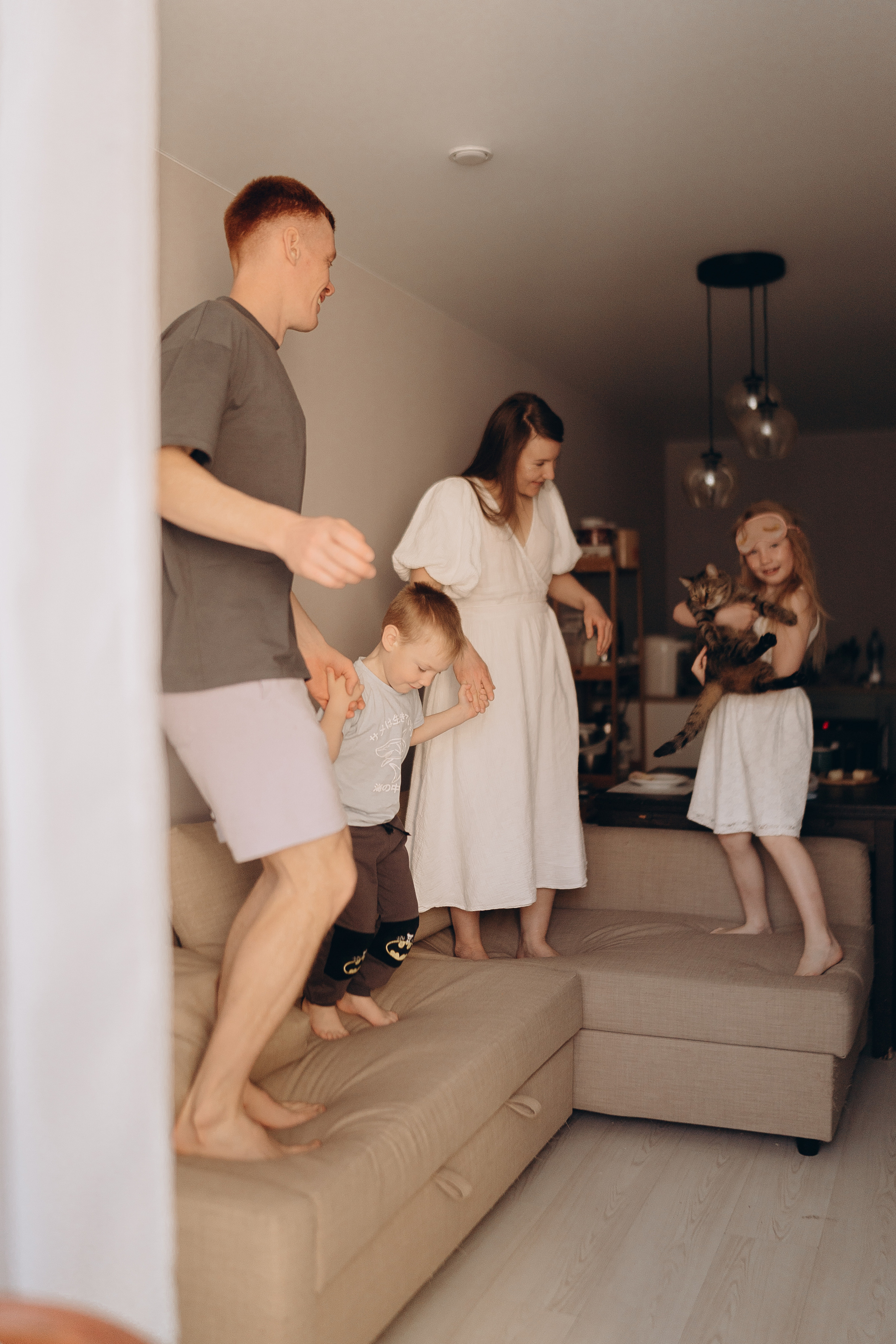 Домашняя: Дилара, Владимир, Дина и Родион. Семейный и домашний фотограф в Уфе Ирина Гарасюта