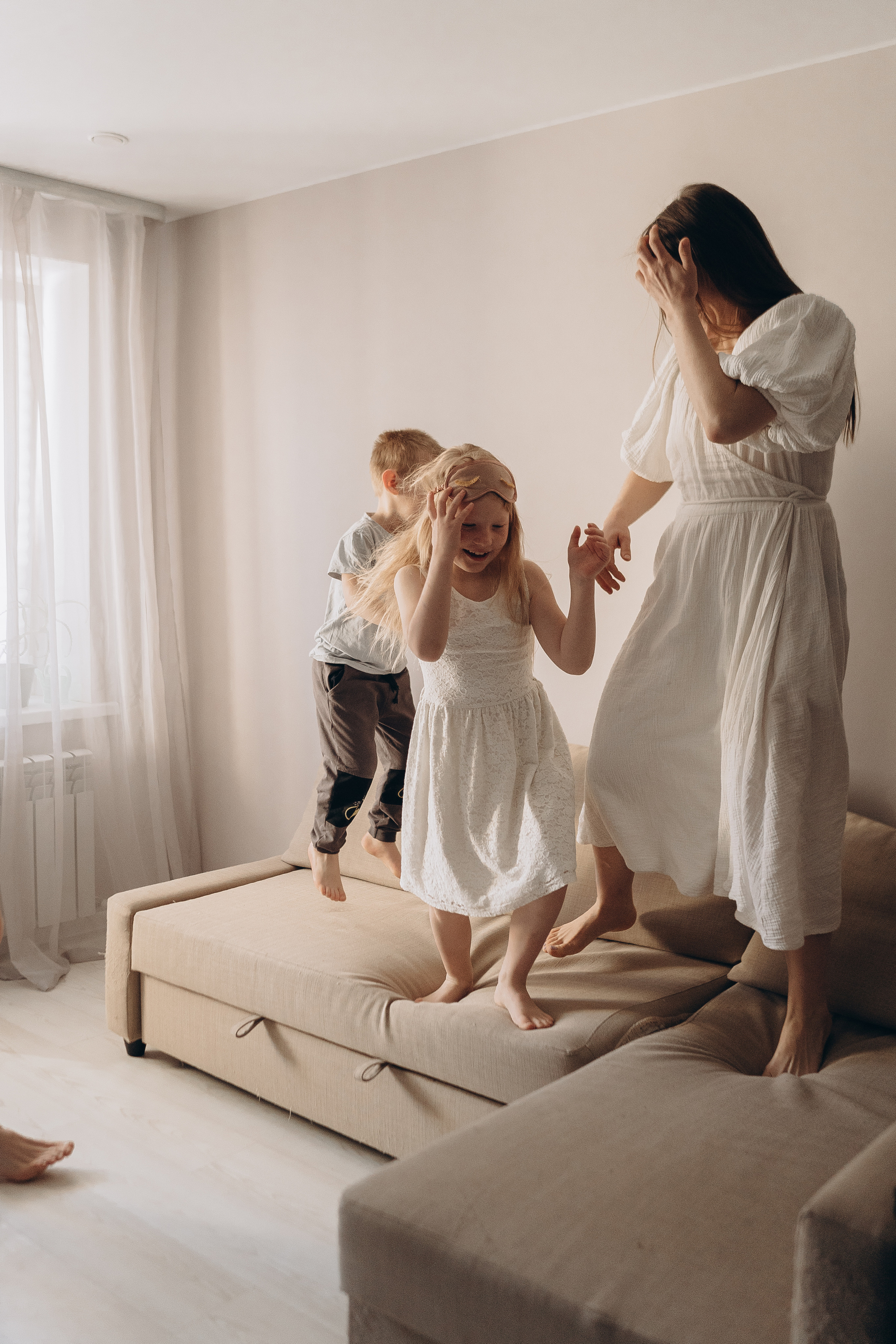 Домашняя: Дилара, Владимир, Дина и Родион. Семейный и домашний фотограф в Уфе Ирина Гарасюта