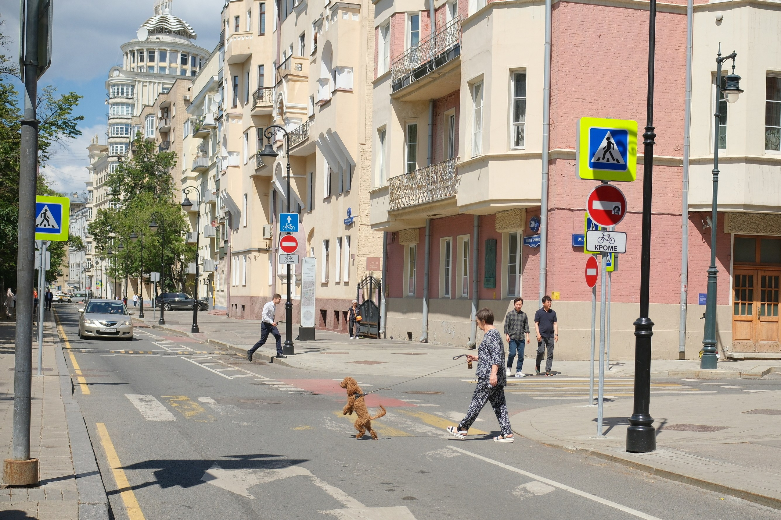 Улица, люди, жизнь…