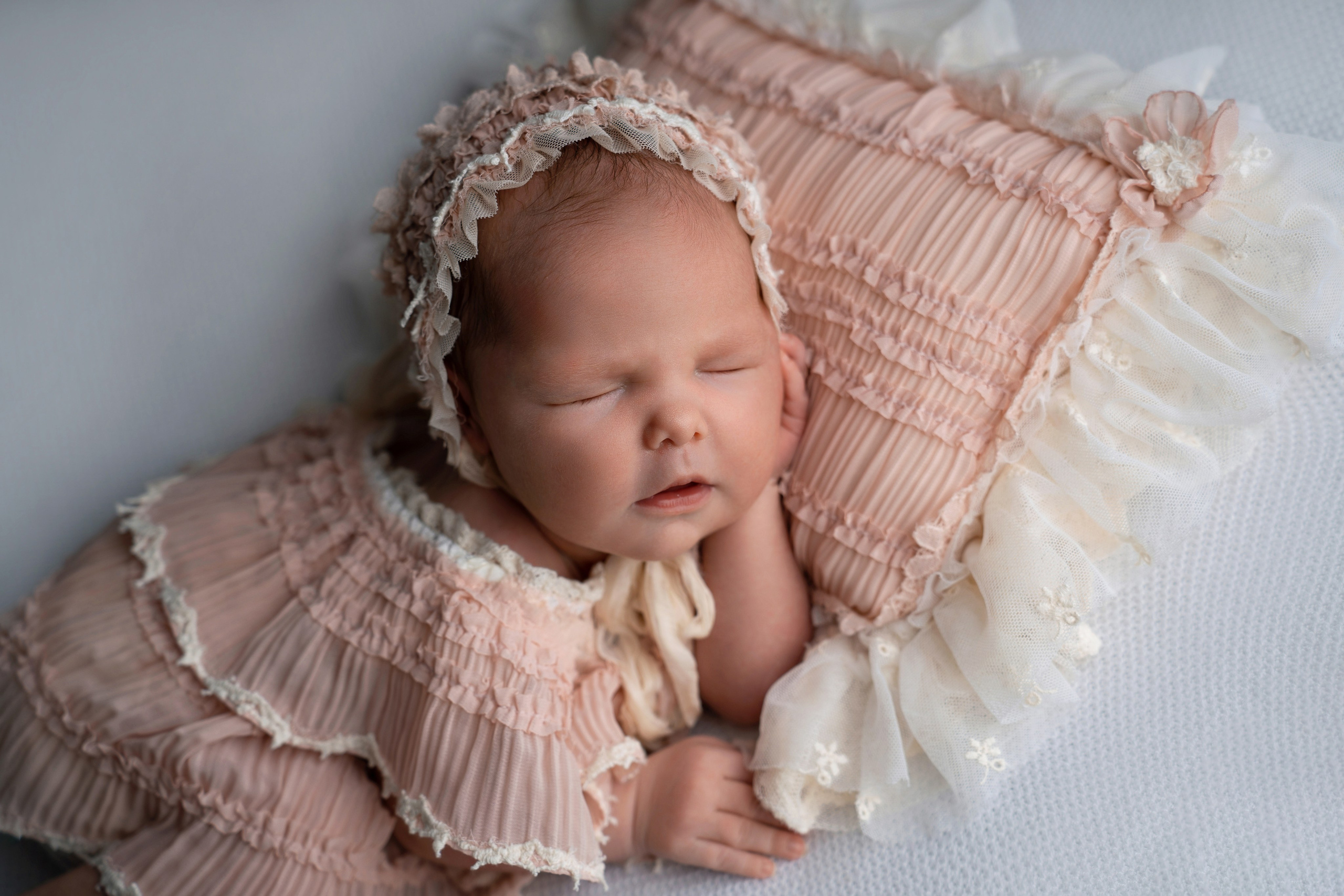 Ньюборн. Фотограф новорожденных Оренбург и свадебный фотограф Оренбург