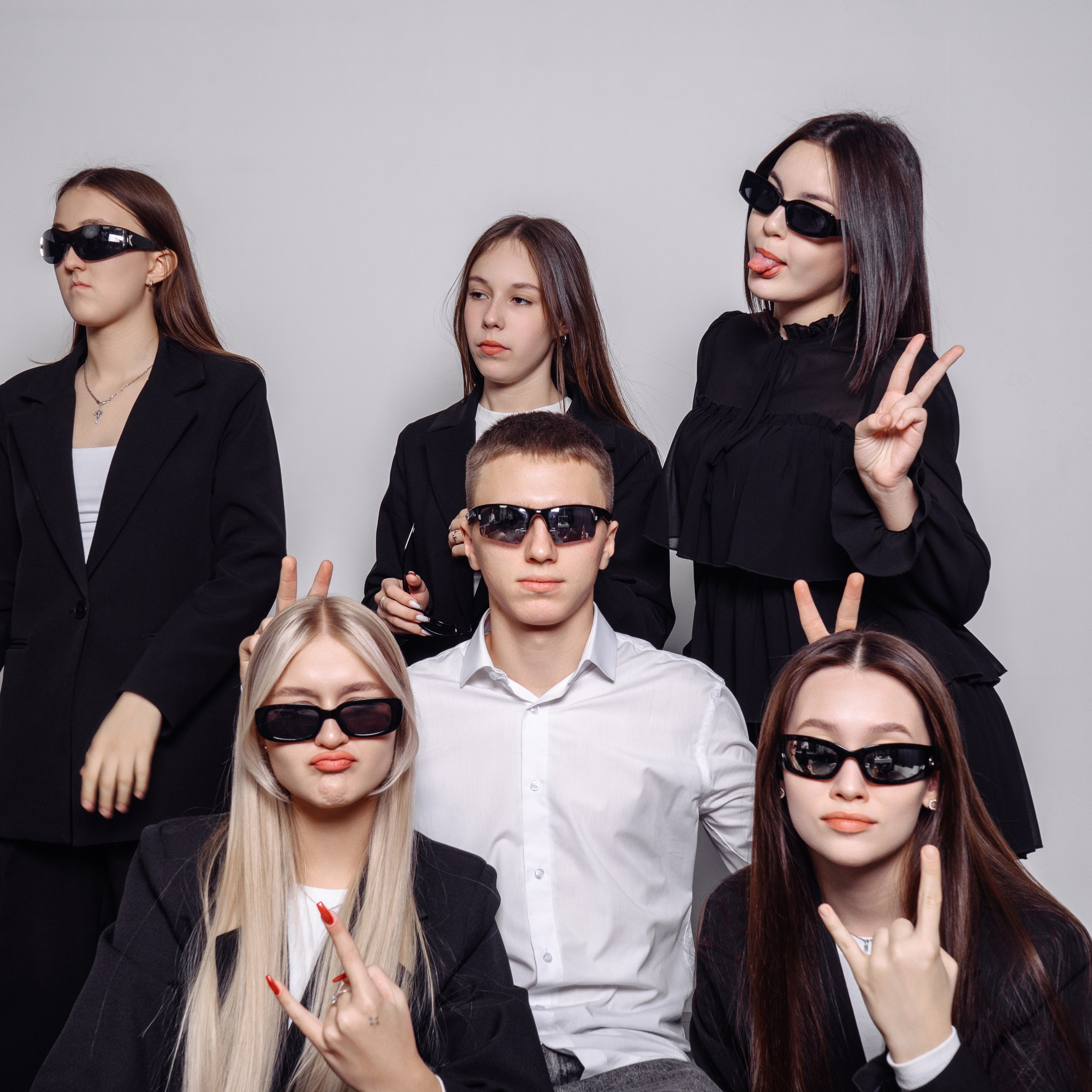 Альбомы в ФотоСтудии SelfieBox. НеФотоАльбом — выпускные альбомы Абакан Минусинск Черногорск Хакасия