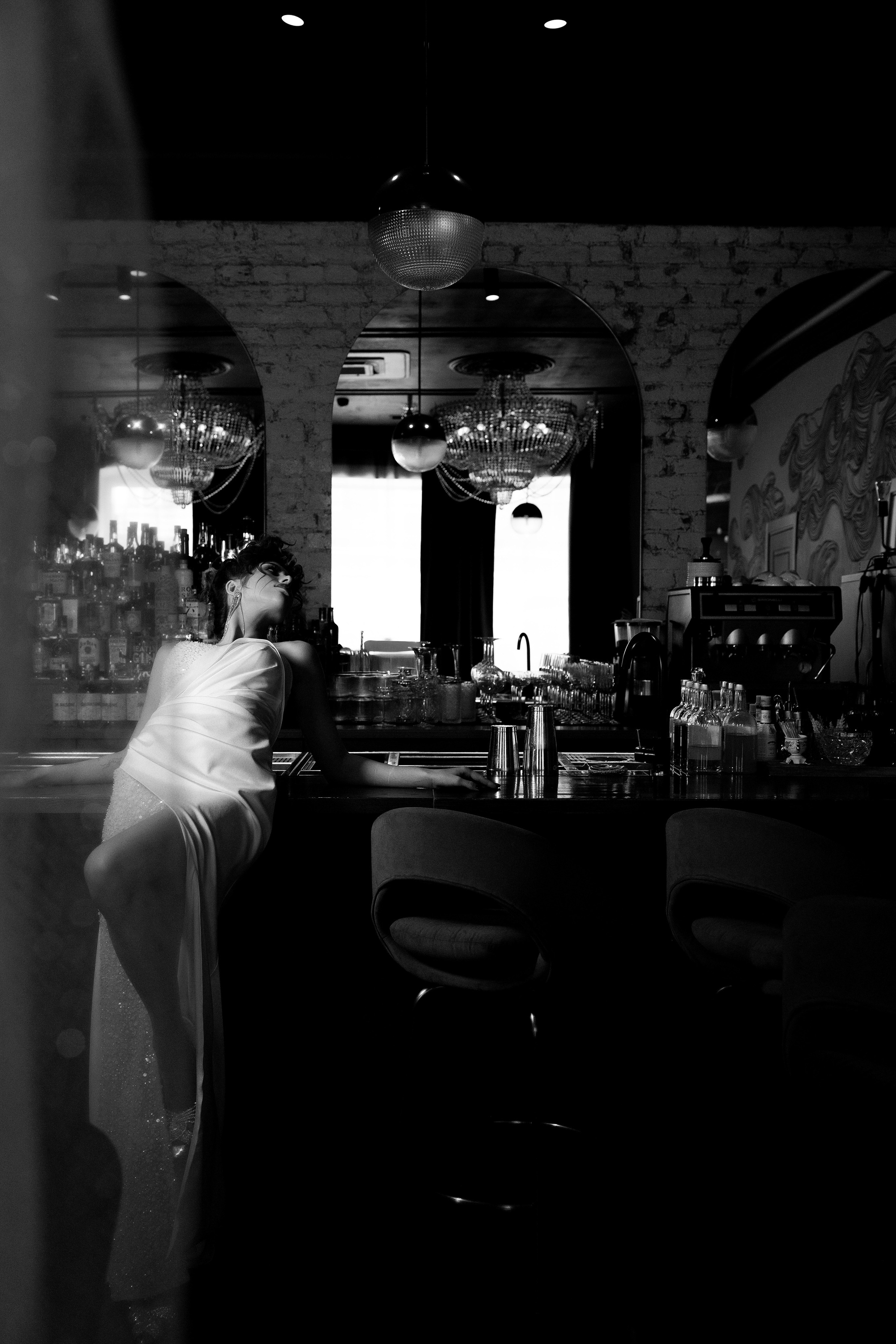 Свадебная серия в баре. Свадебный и семейный фотограф  во Владивостоке Ольга Украинец