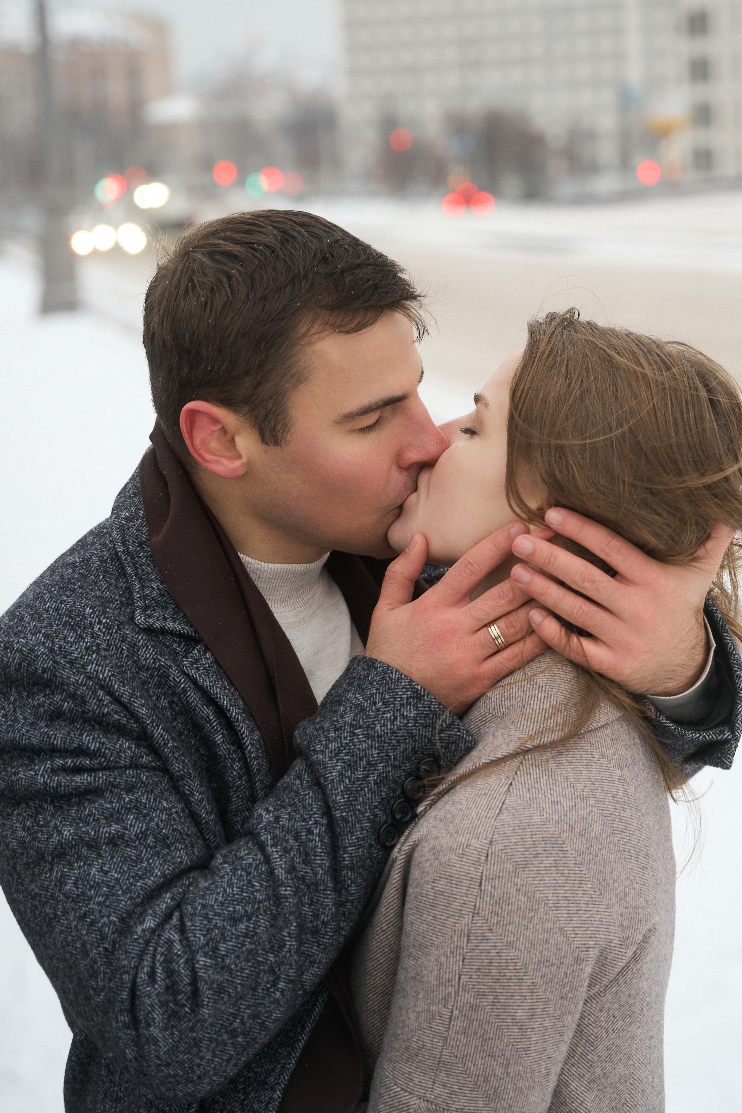 Любовь начинается с поцелуя. Minflo Photographer