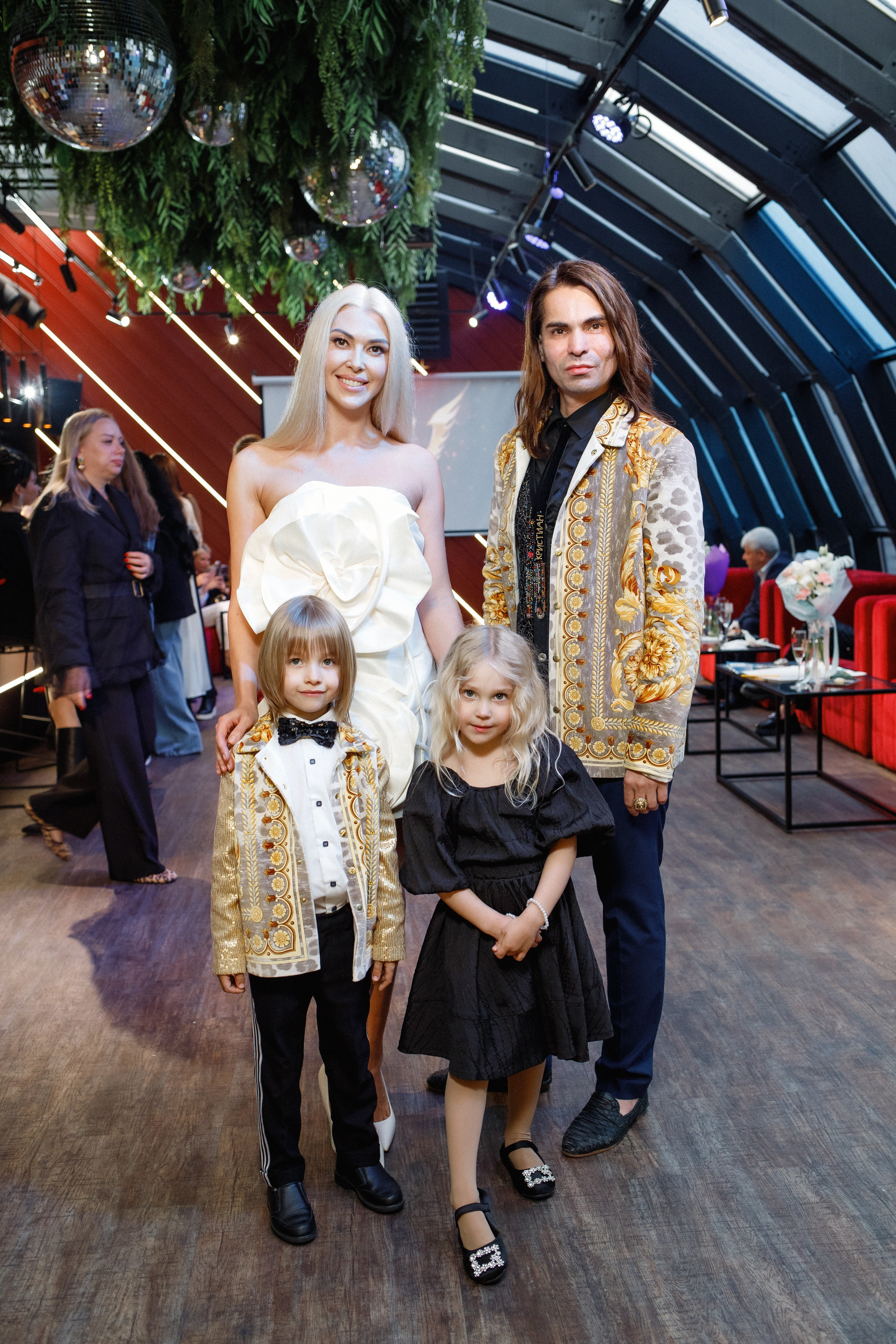 QUEEN KHV [12 ЛЕТ]. СВОИ. ФОТООТЧЕТЫ-СОБЫТИЯ-МЕСТА