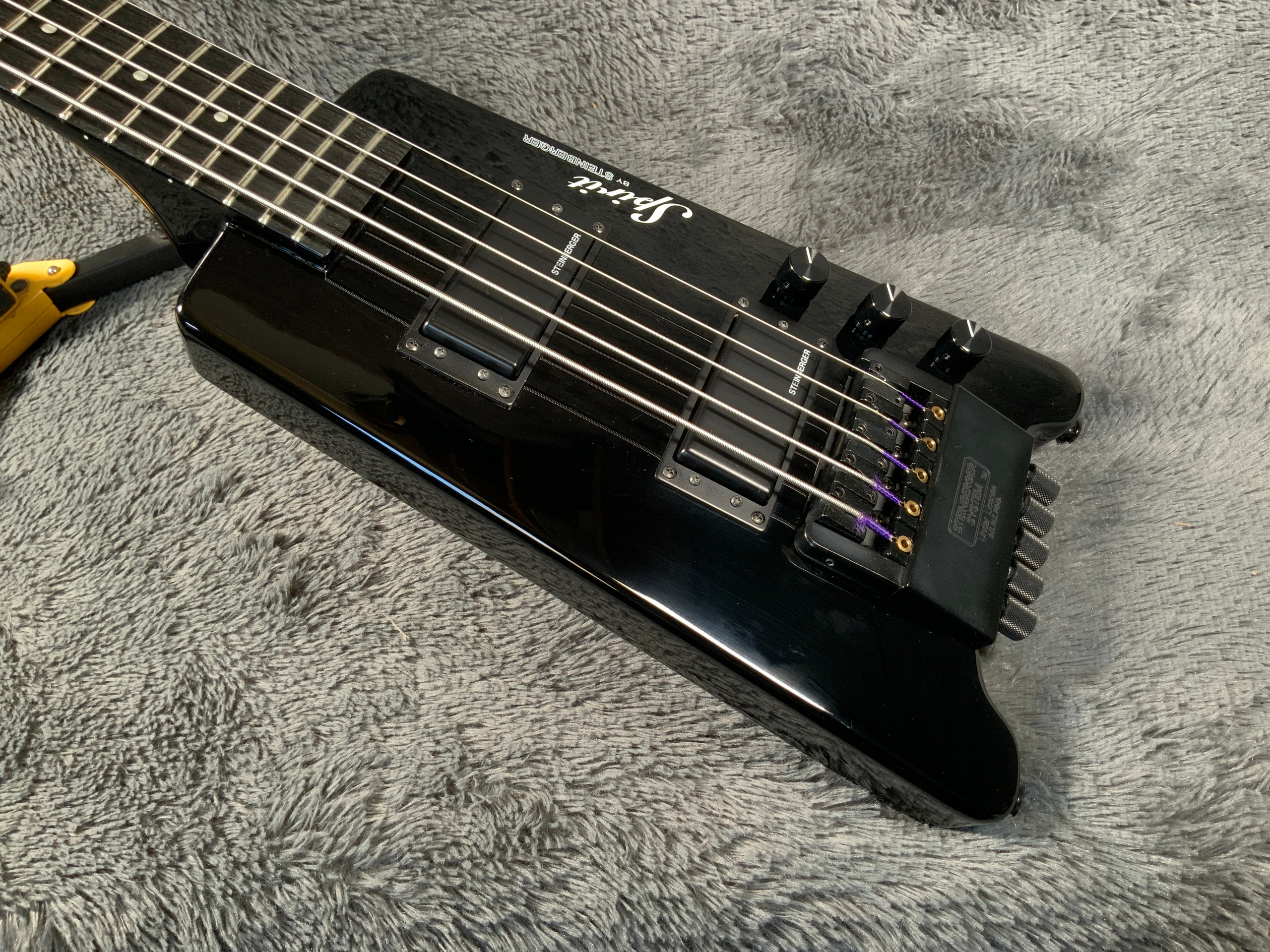 Headless Travel Bass Spirit by Steinberger XT-25 5 Strings. Гитары