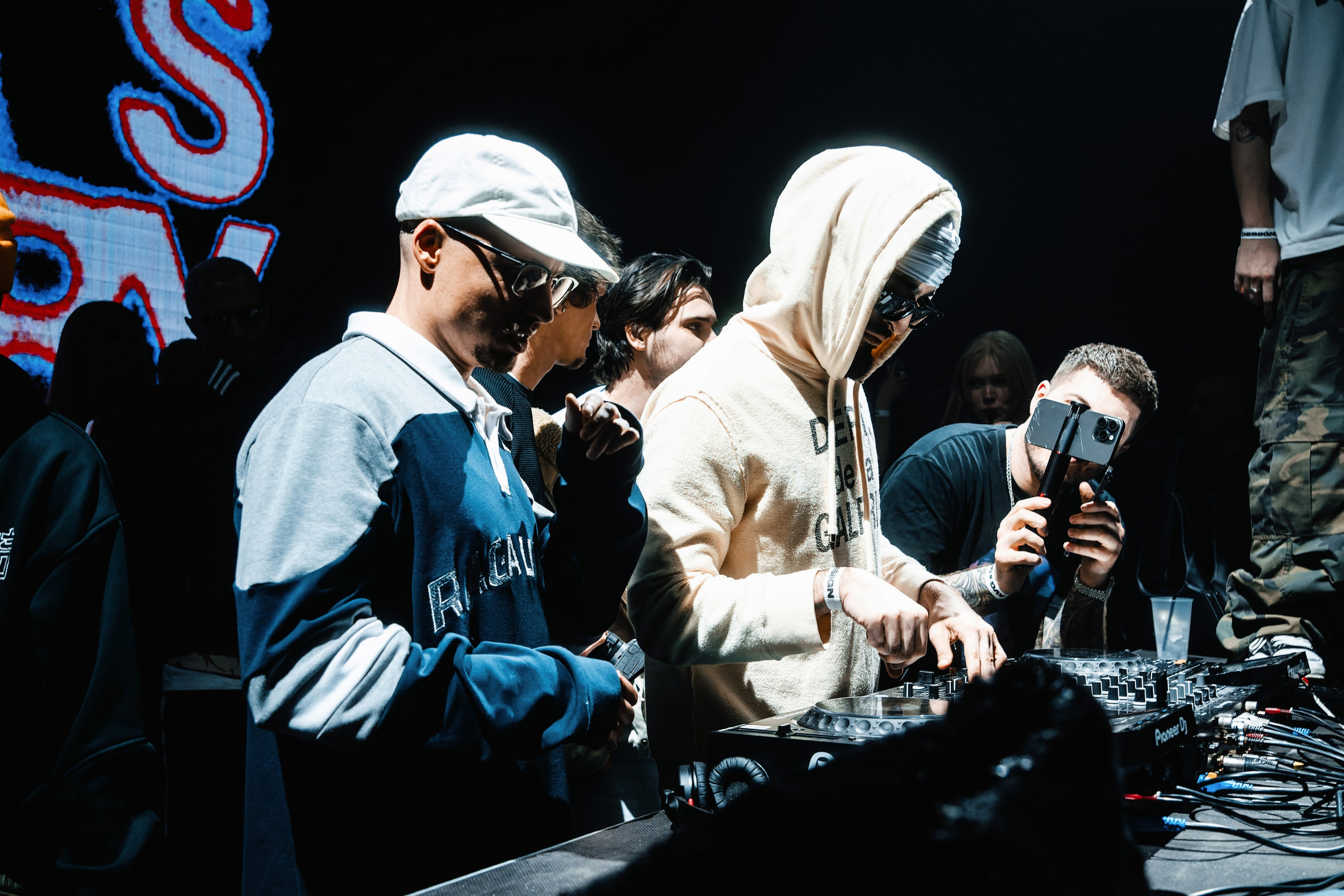 AVG x Desiigner в Tau 21.02.2025. Репортажный фотограф и видеограф в Москве