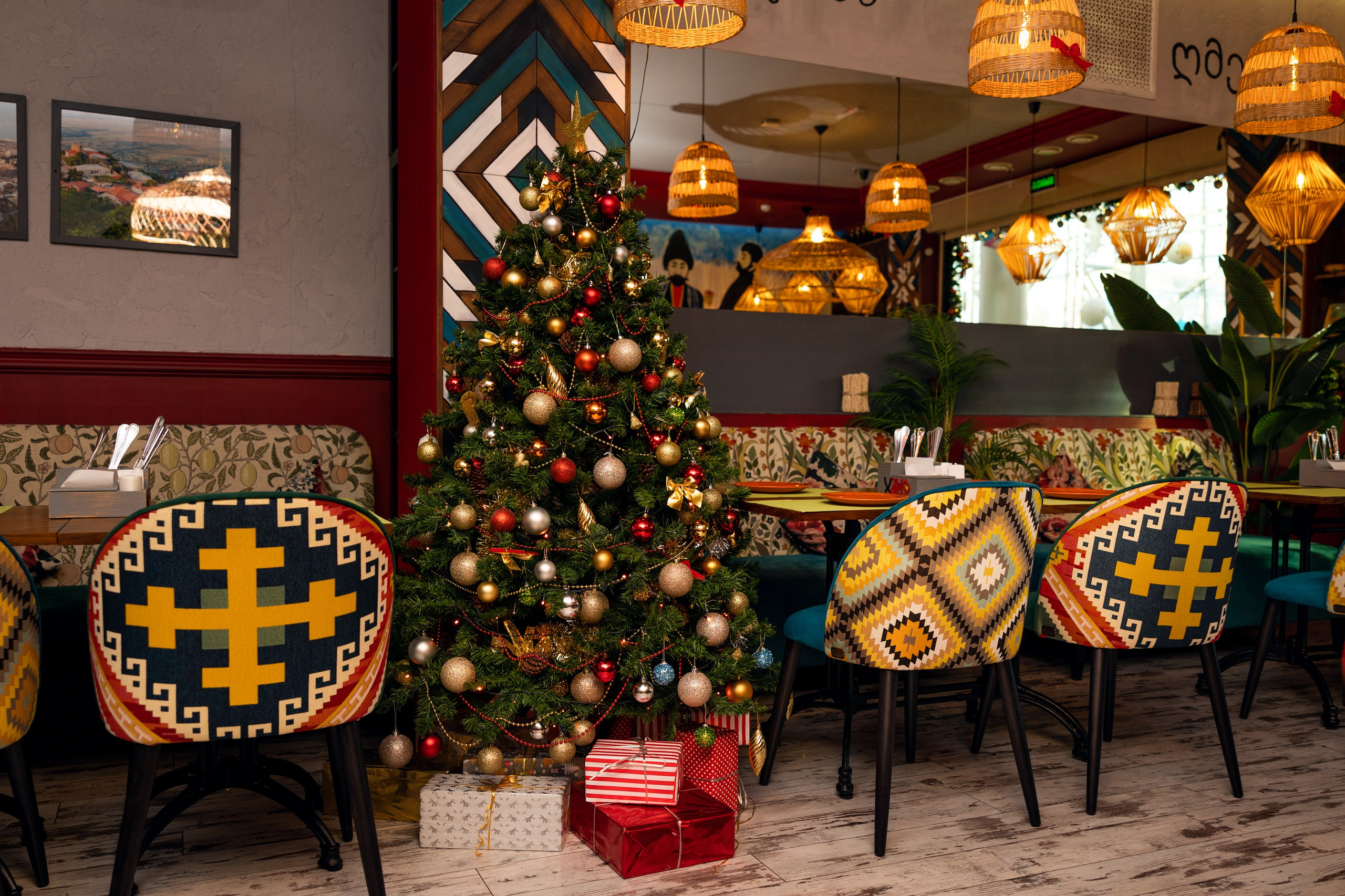 Интерьерная съёмка для ресторана «Харчо». Фотограф в Краснодаре