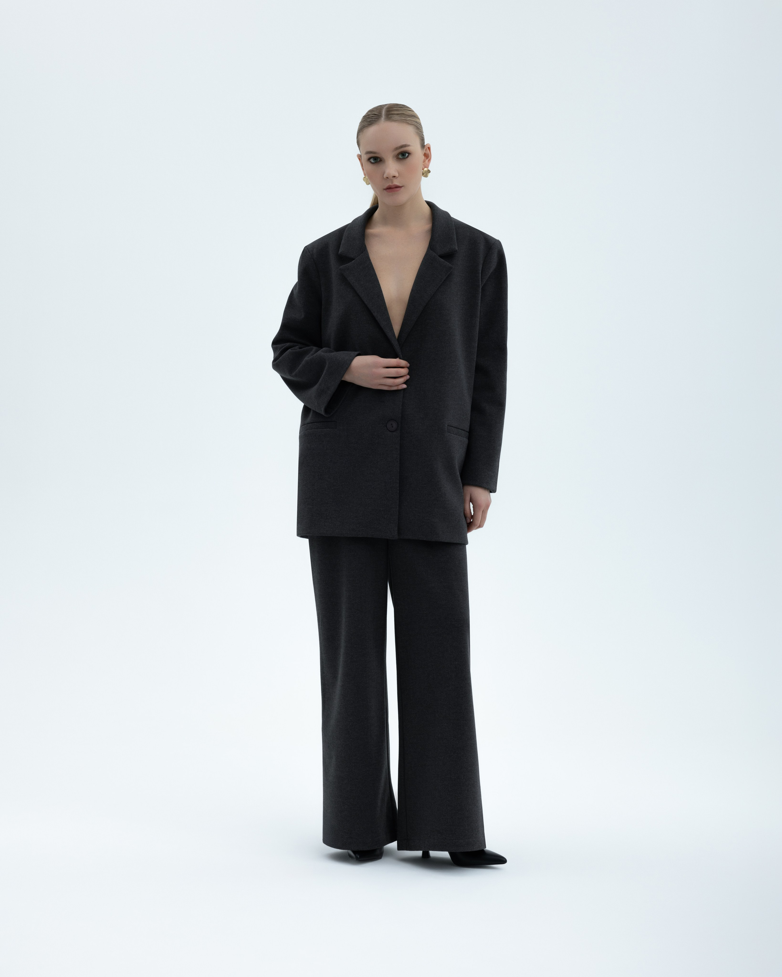 Voix. Photographer. Producer. Retoucher