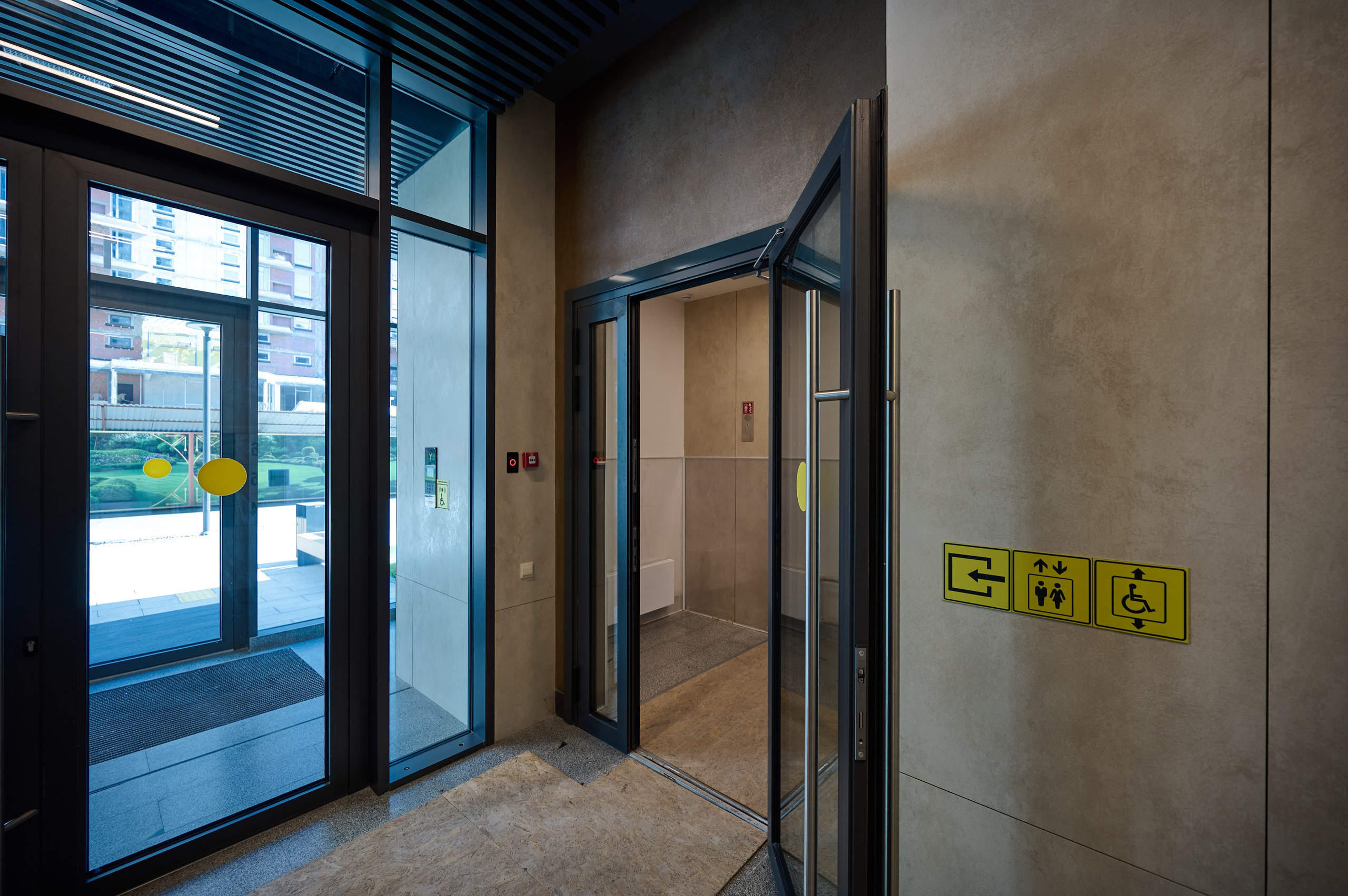 Архитектура и интерьеры