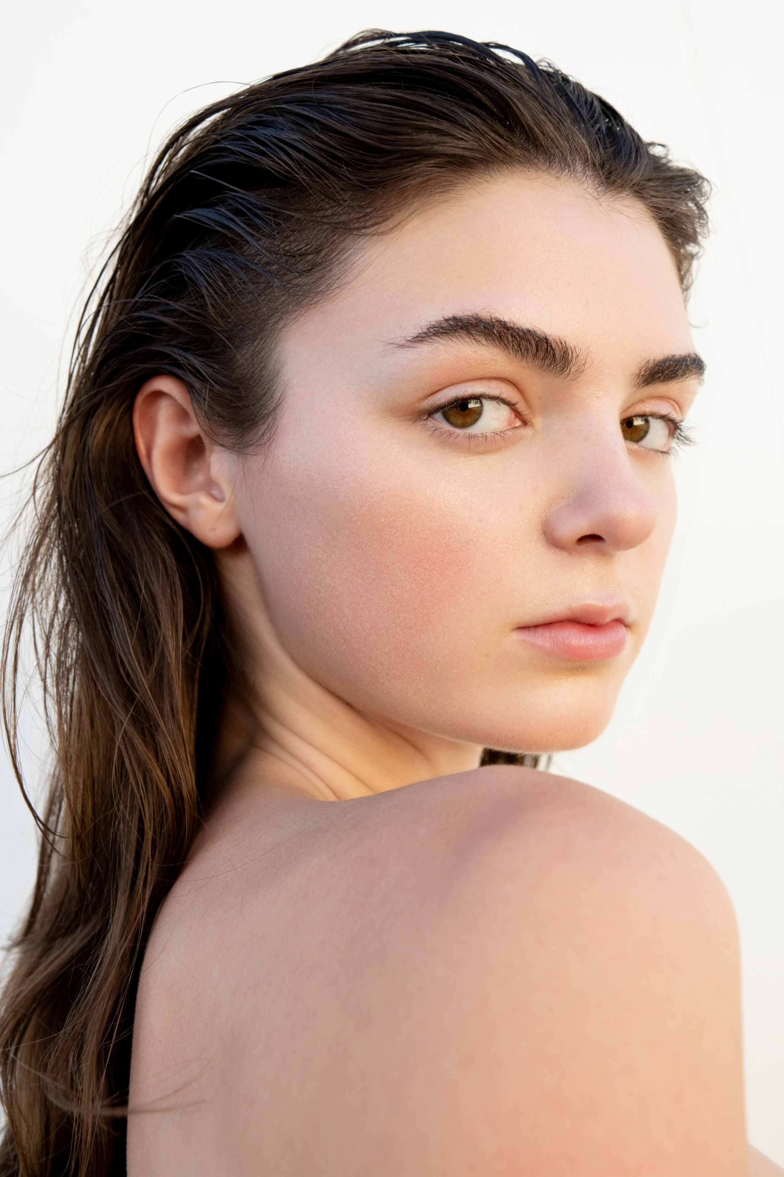 Olivia. Axis model management