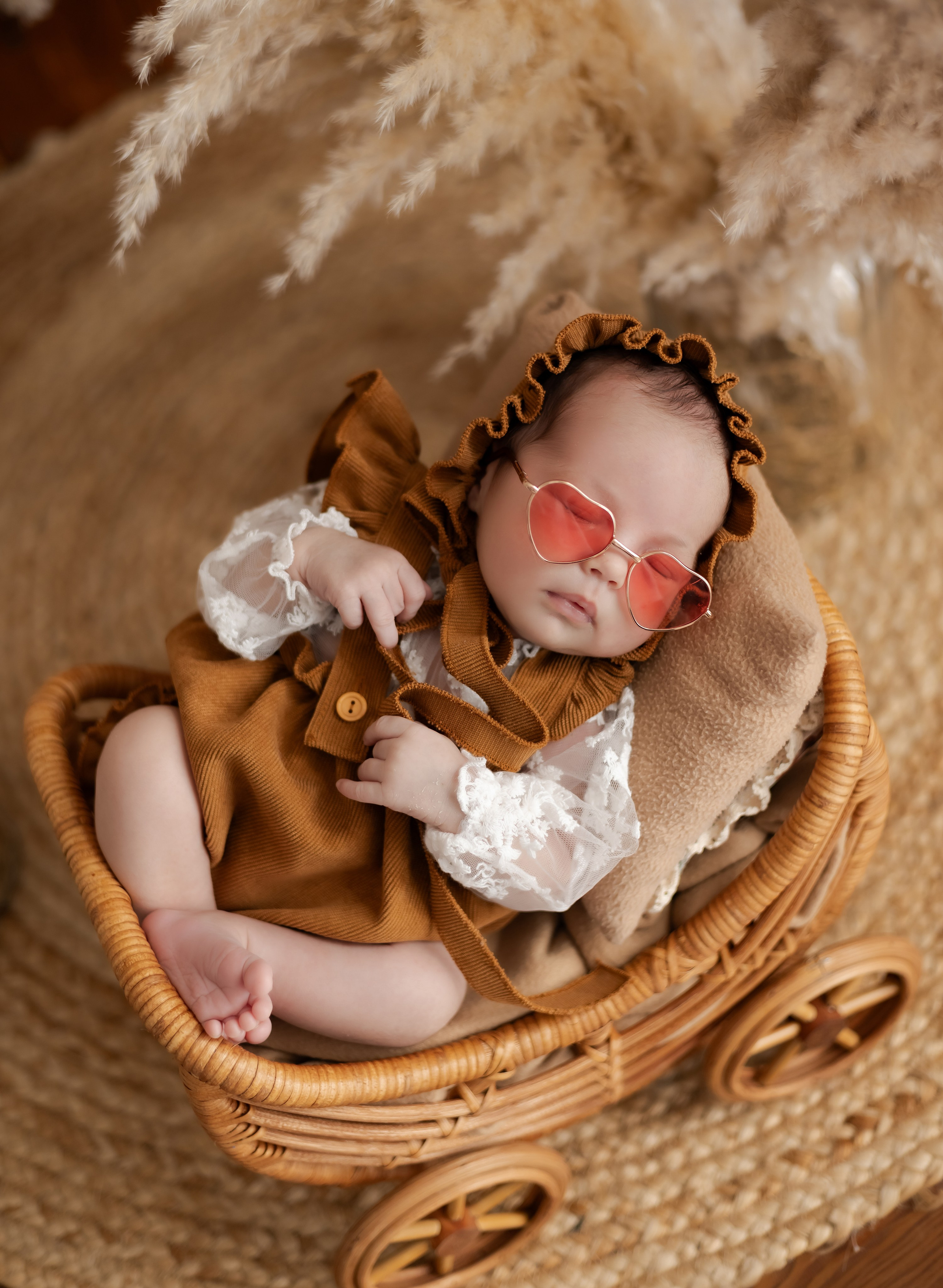 Newborn девочки. Фотограф новорожденных малышей в городе Сочи