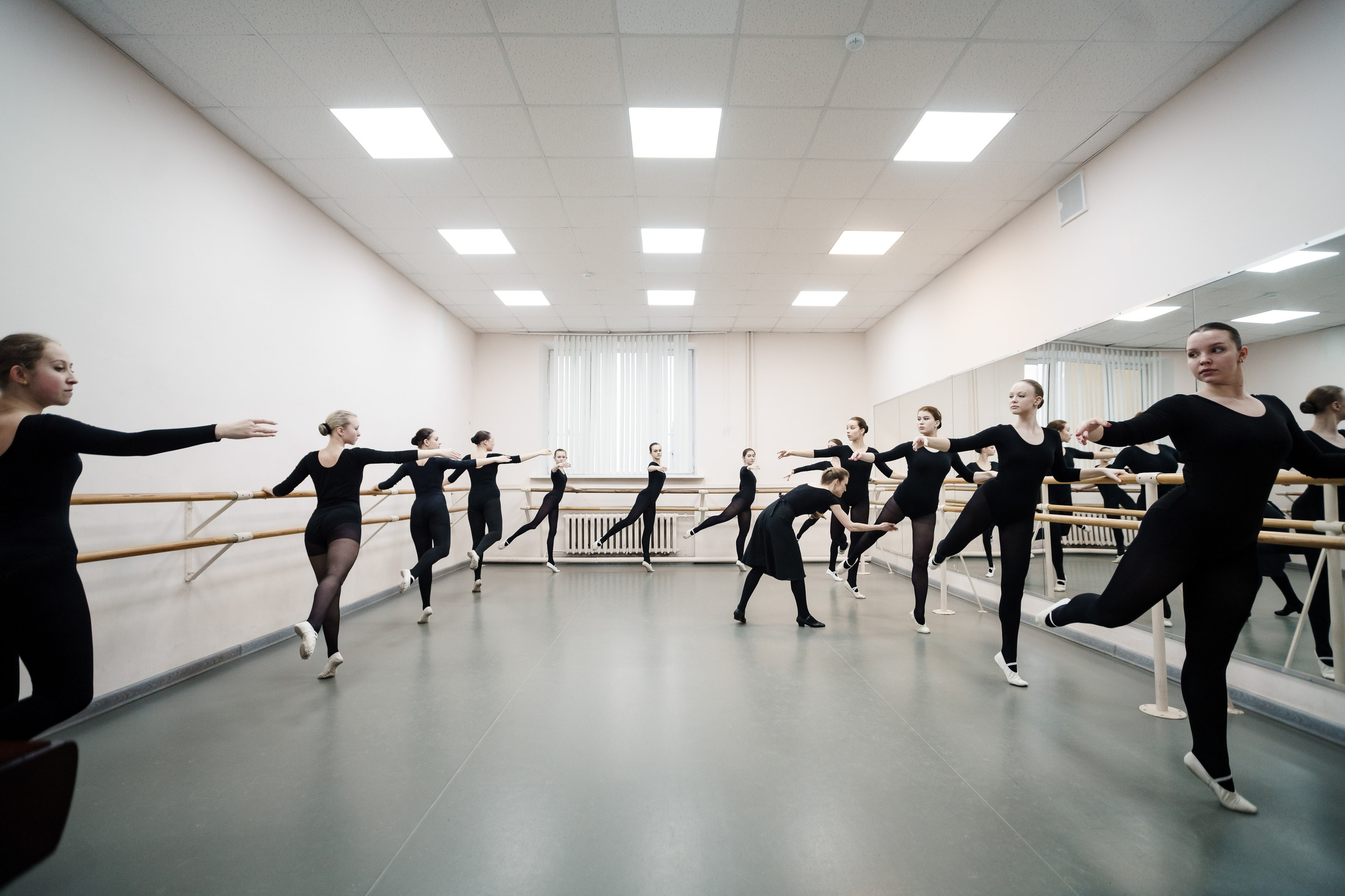 Ярилица — тренировка коллектива в зале. Репортажный фотограф Сергей Сажин г. Ярославль