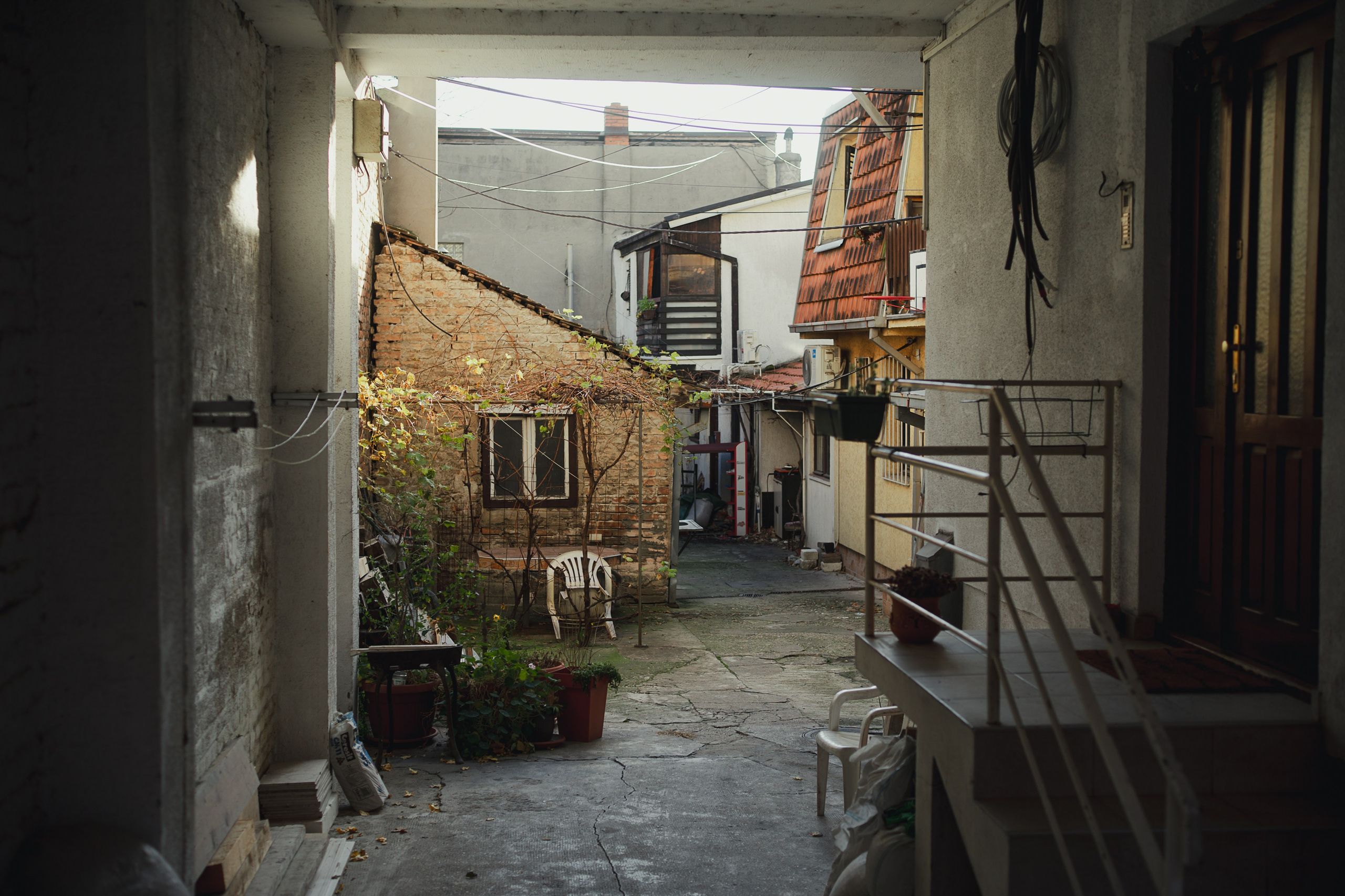 Београд. Oleg Kozachok — Photographer with Protanopia | Portraits, Texture & Light