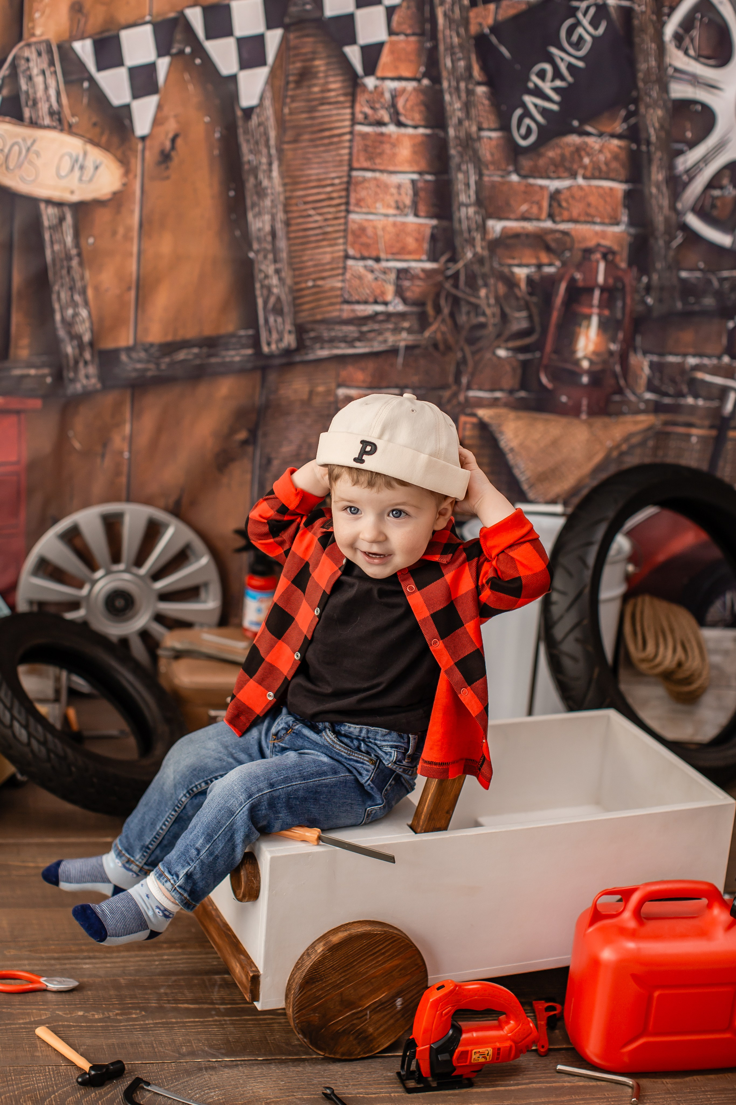 Фотодень " ГАРАЖ «(для 1-4 года) 20.09.26 г запись идёт. Детский семейный фотограф на первый годик город Новосибирск Дымова Светлана пакеты всё включено 1-3 года