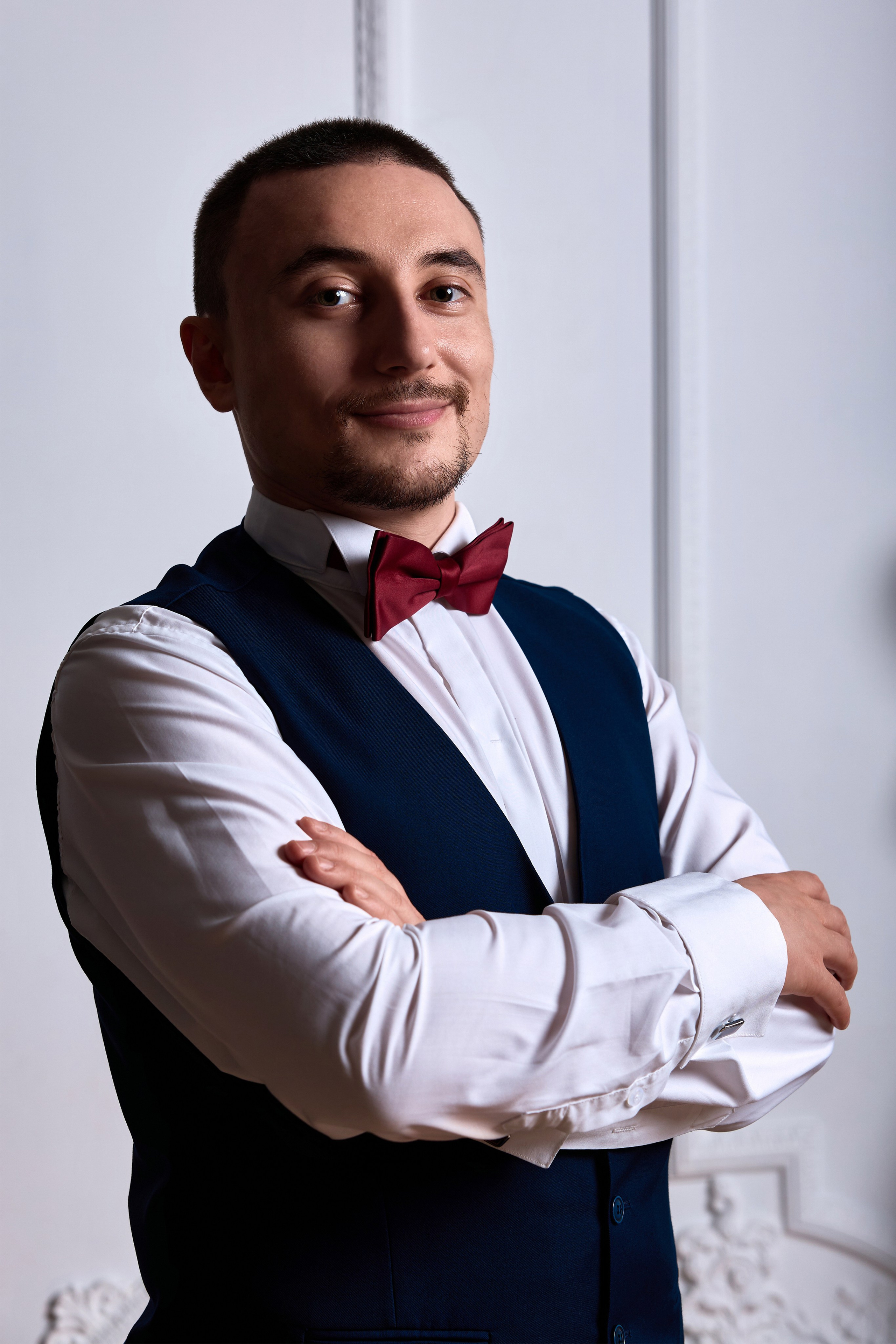 Свадебная фотосессия в студии и регистрация брака в Грибоедовском ЗАГСе