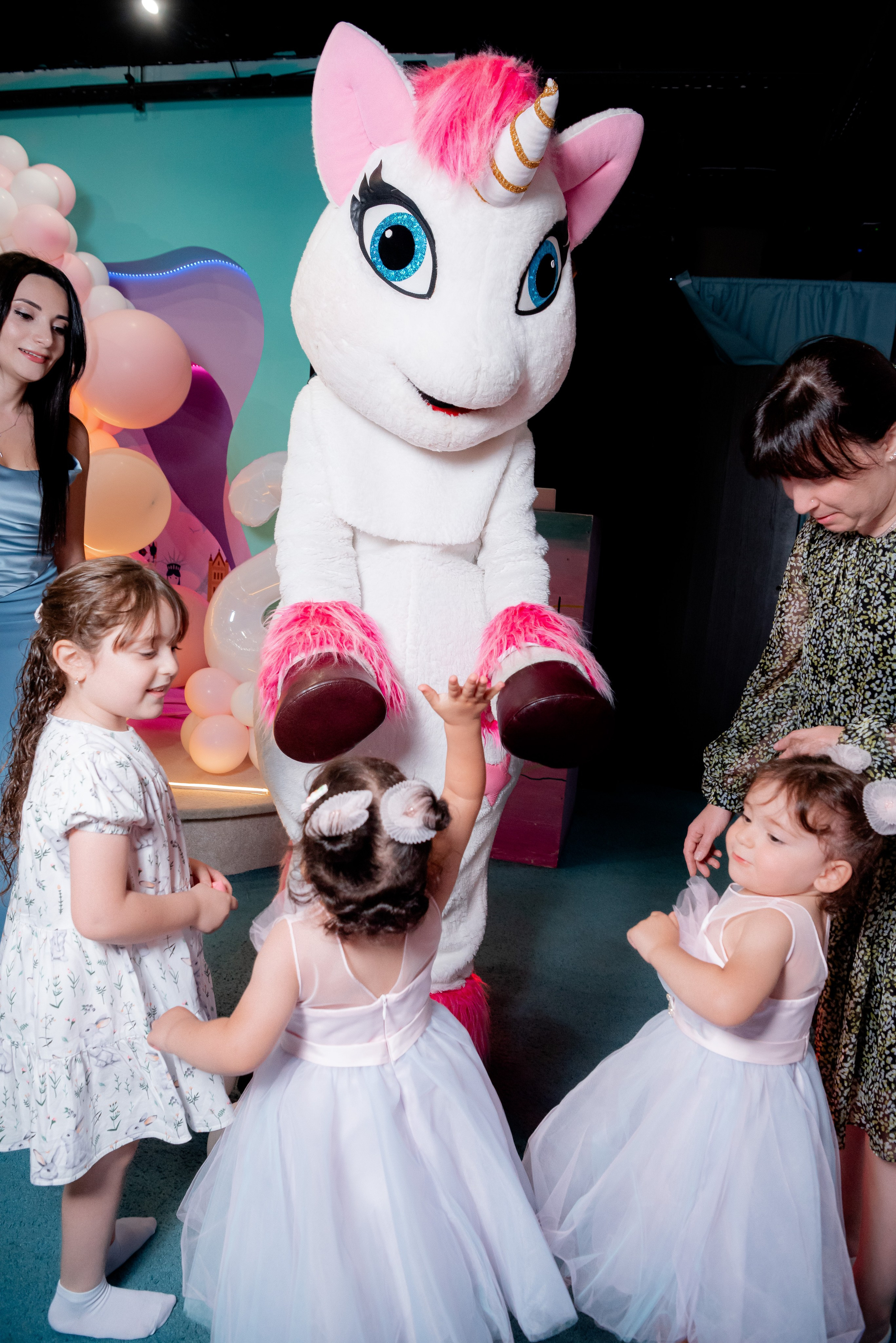 ДР Рая и Стелла в детская комната Сказочный Отель. Фотограф в Волгограде и Волжском Александр Горбань