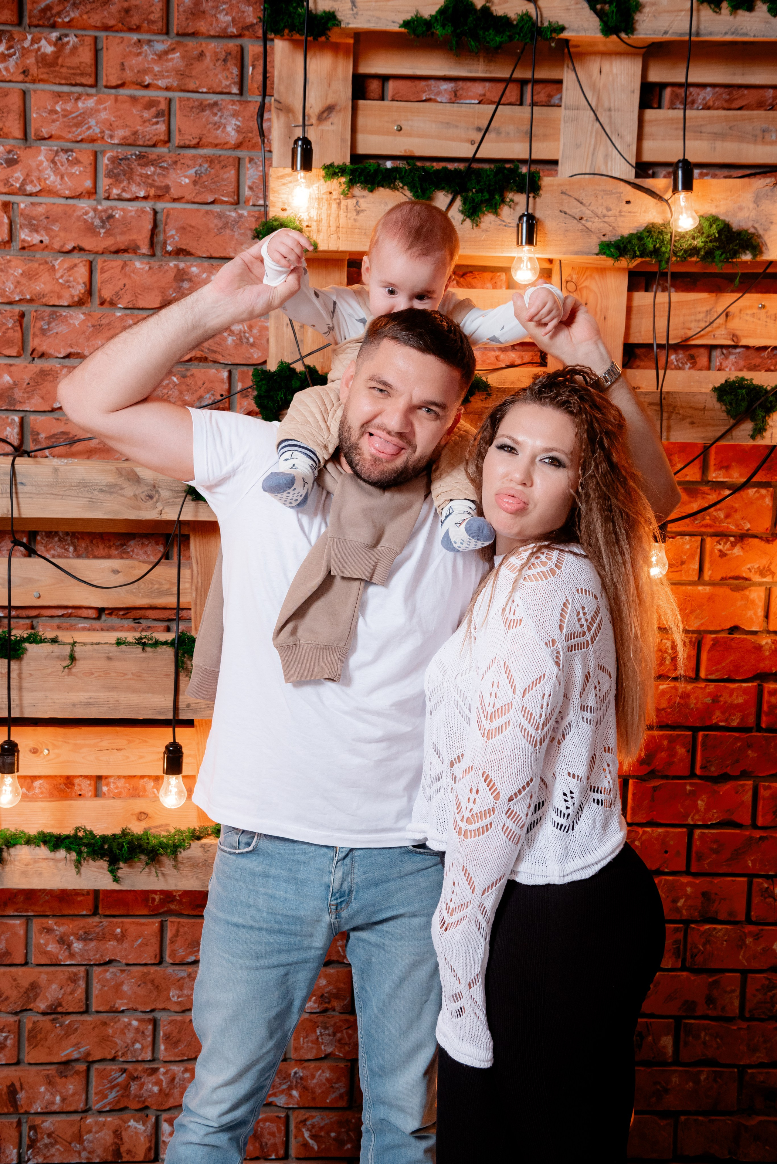 Семья Шварц в студии Атмосфера, зал Колорит. Фотограф в Волгограде и Волжском Александр Горбань