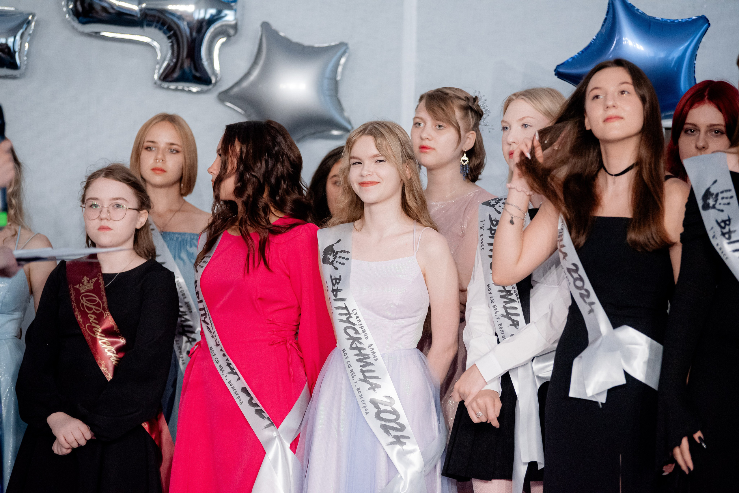 86 школа. Вручение. ДК Тракторозаводского района. Фотограф в Волгограде и Волжском Александр Горбань