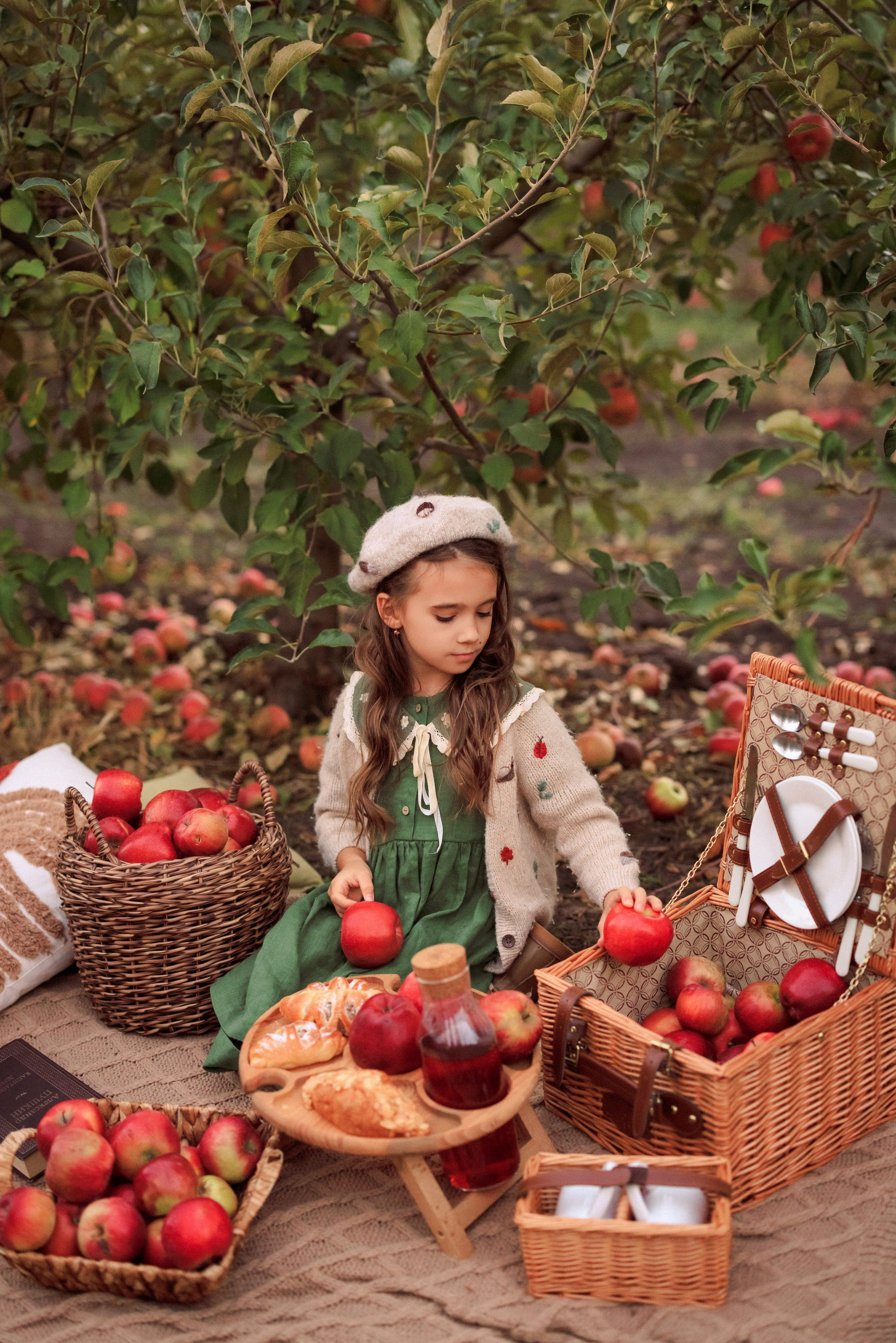 Семейная фотосессия в Яблоневом саду. Семейный и детский фотограф в Краснодаре Анна Трашкова