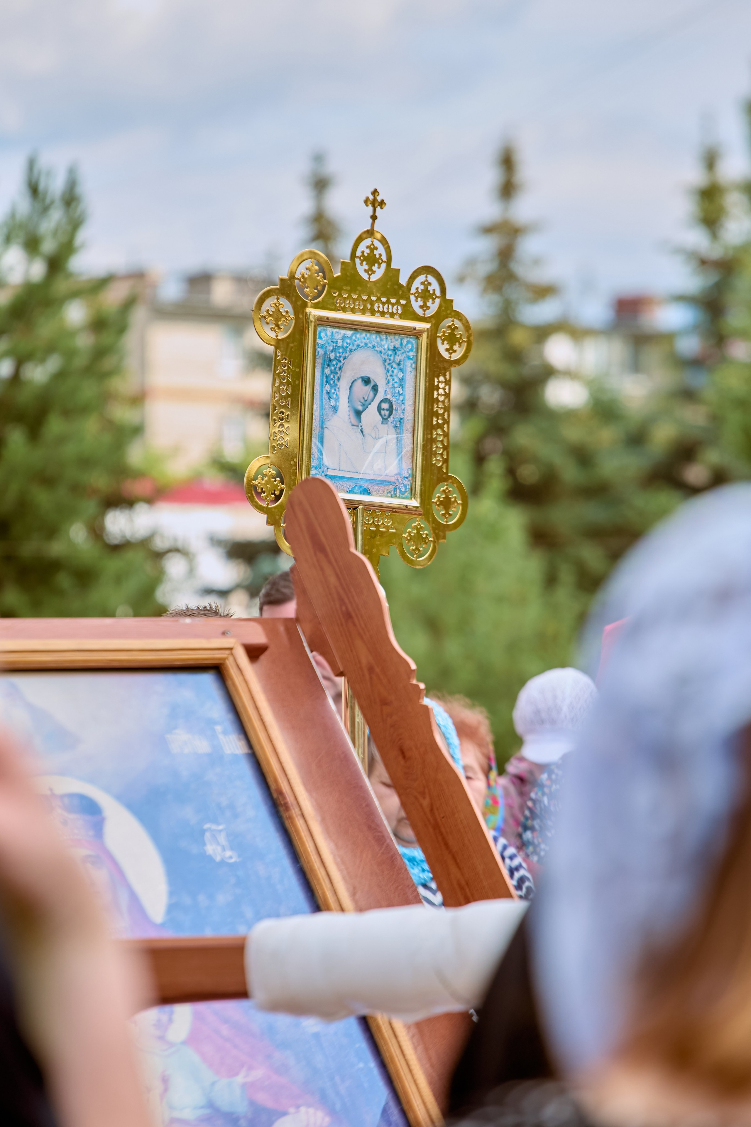 Крестный ход с иконой Богородицы Державная в Дзержинске в день Всех Святых Земли Русской Просиявших