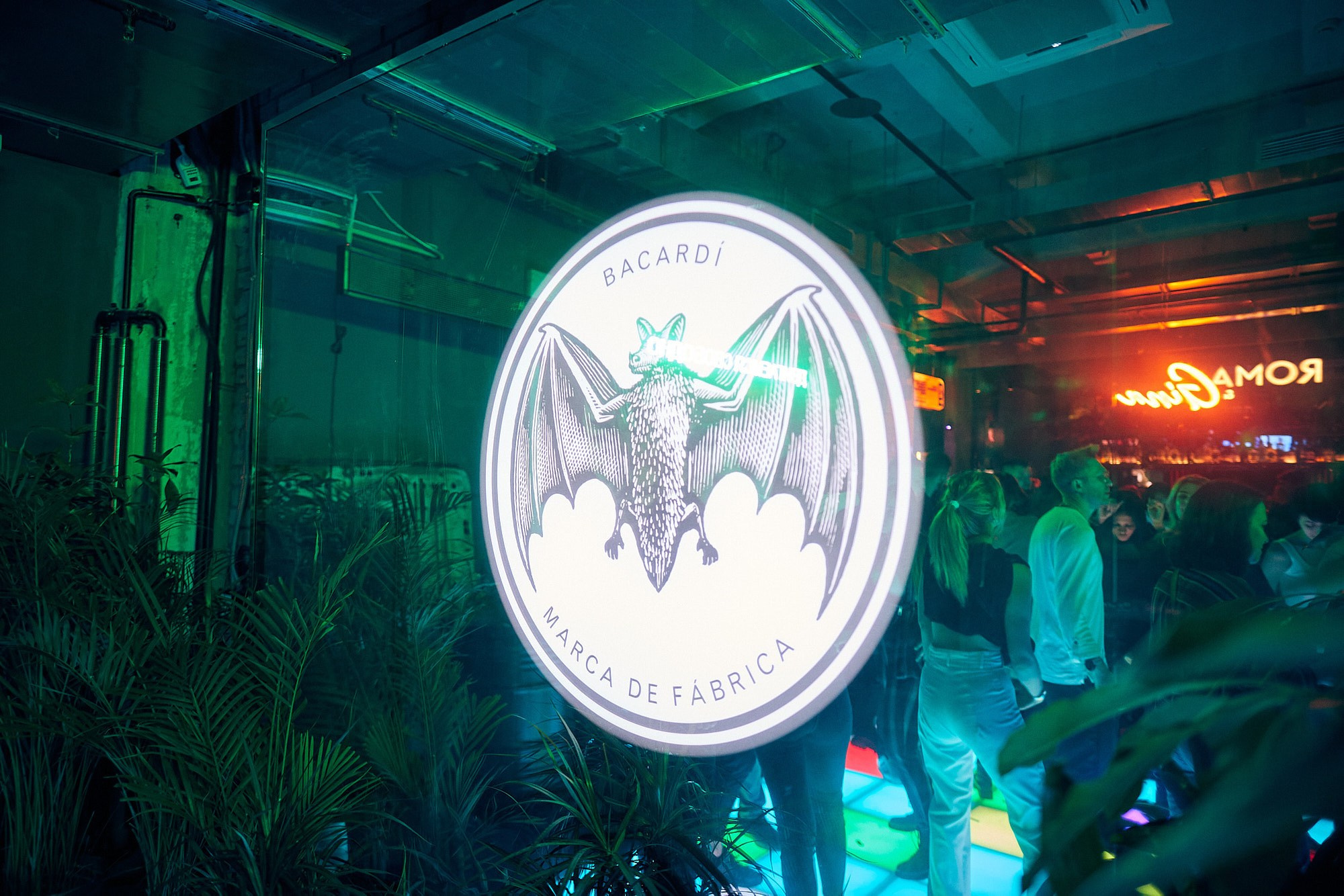 Фотограф на концерте группы «Мальчишник» — репортажная съёмка в баре. Репортажный фотограф в Москве — Дмитрий Тарасов | Съёмка мероприятий, концертов, корпоративов