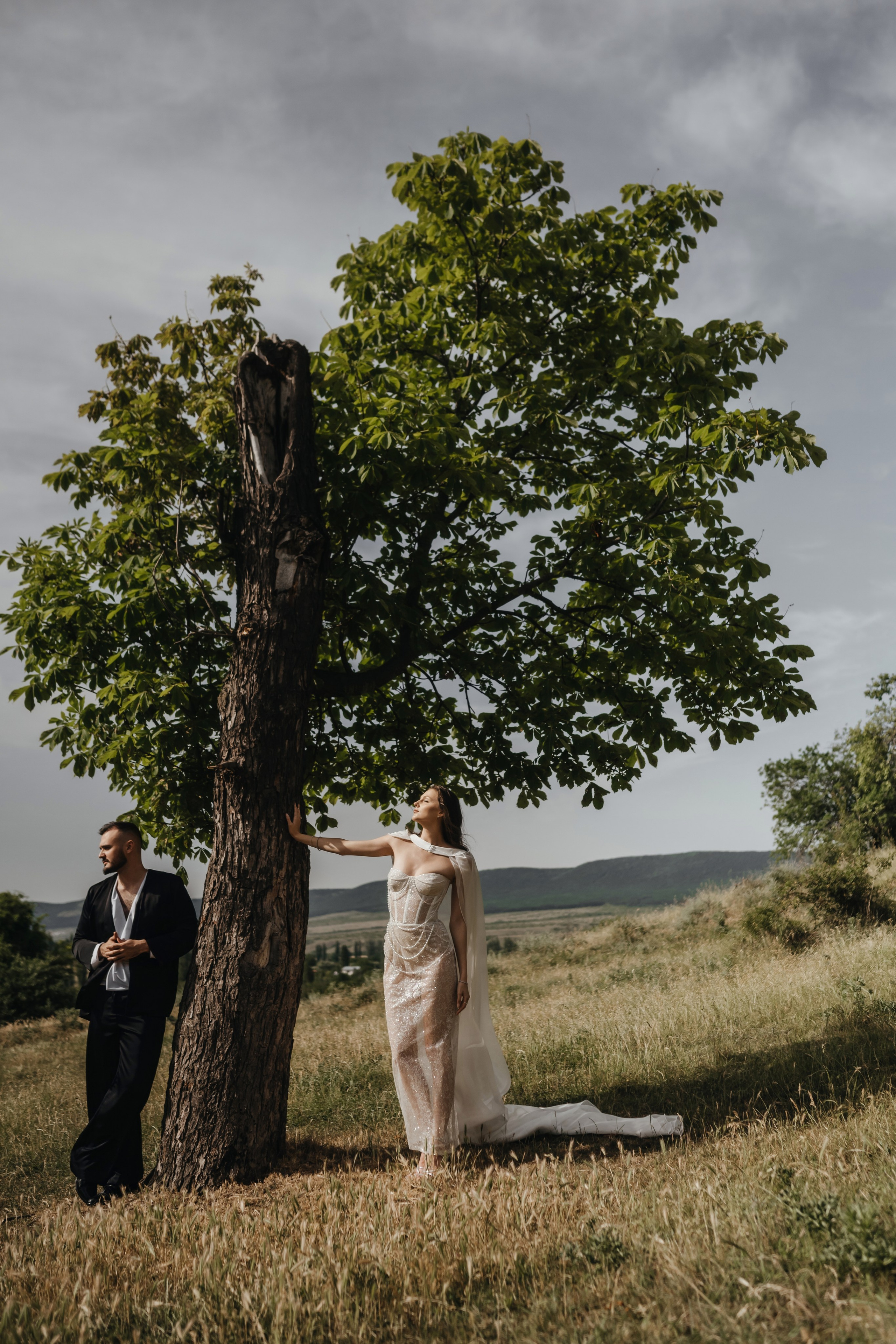 Свадебная фотосессия в старинном заброшенном храме в Крыму Гладиолусы. Свадебный и семейный фотограф и видеограф, Крым, Москва, Санкт -Петербург