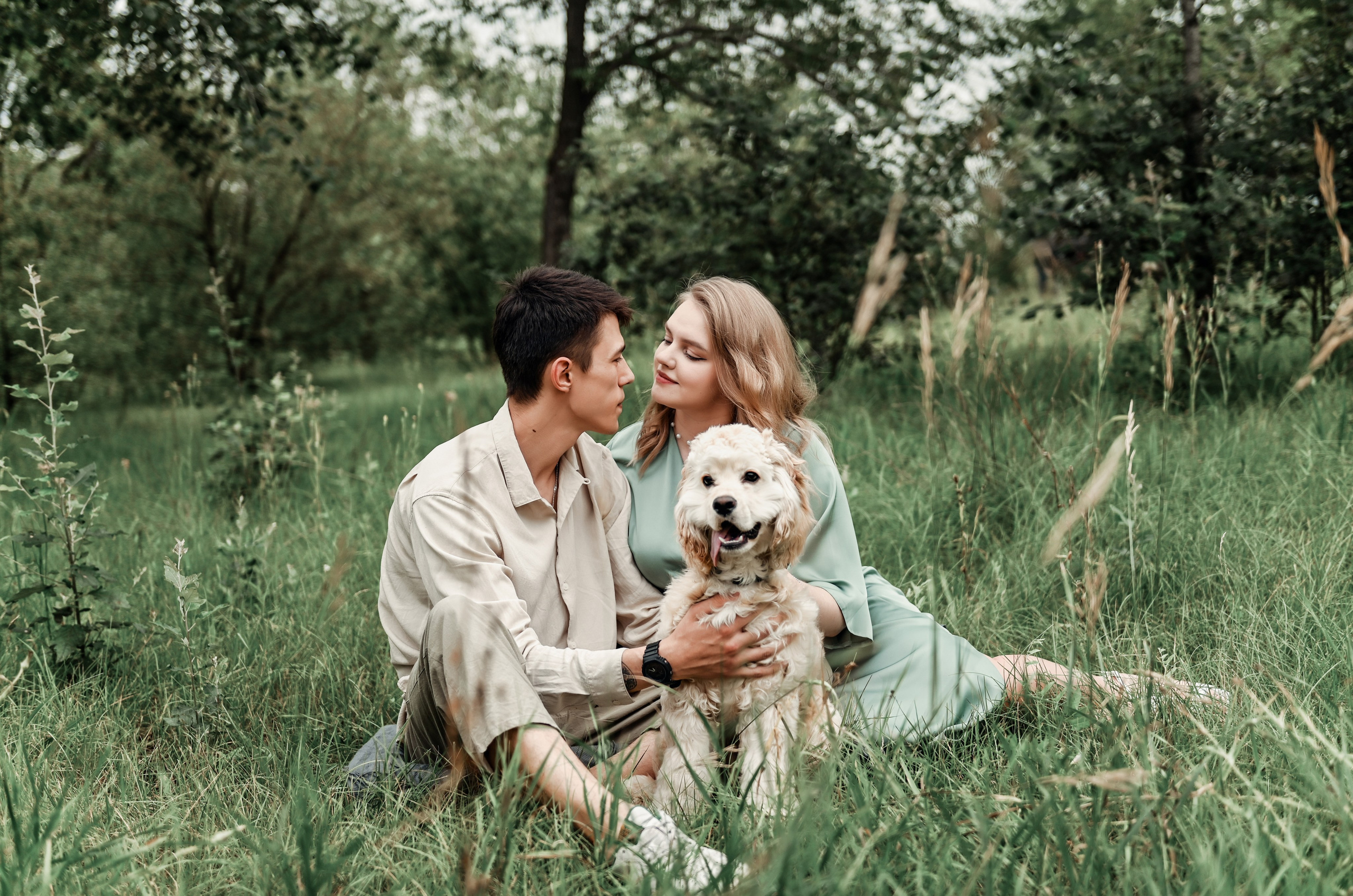 Love story прогулка вместе с песиком))). Свадебный, семейный, детский, контент фотограф в Омске Максим Ильин