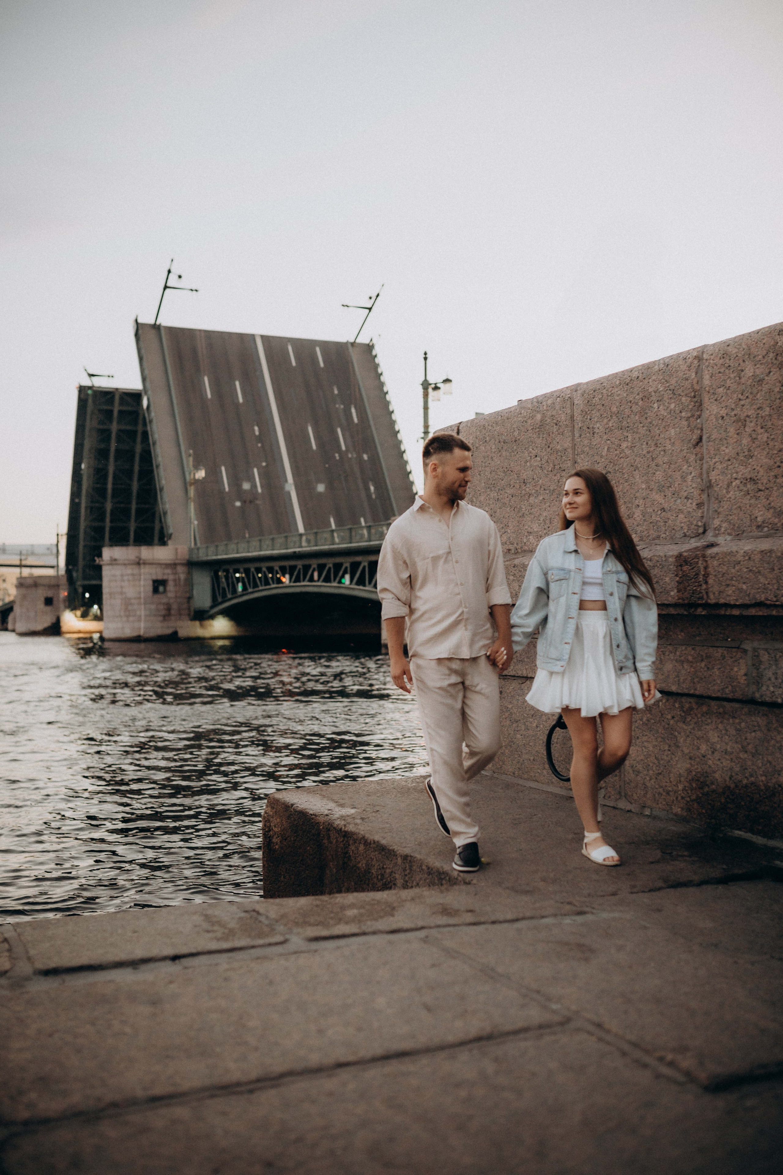 Фотосессия с разводными мостами: LoveStory. Фотограф Санкт-Петербург Князева Елизавета