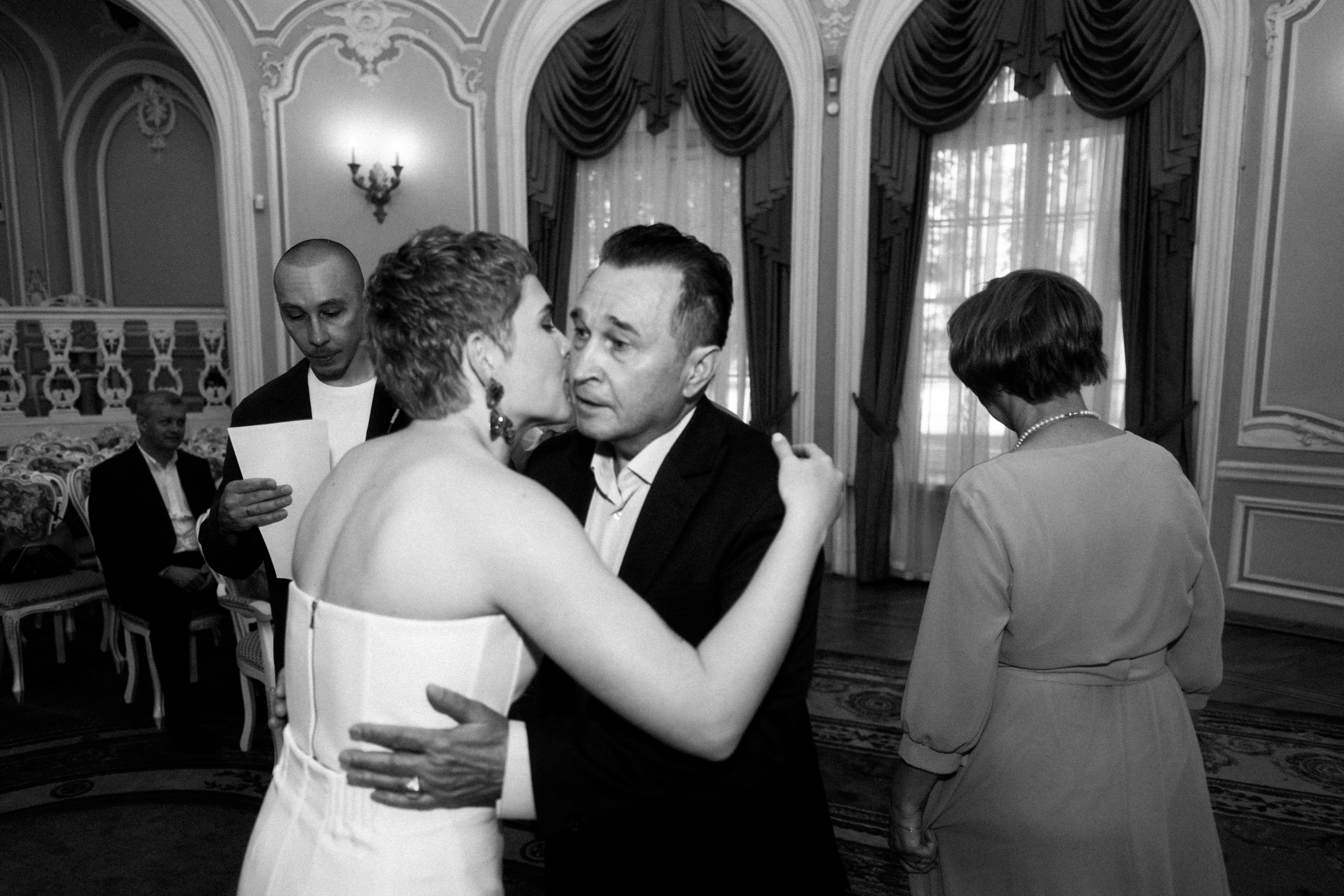 Вячеслав и Екатерина (ЗАГС Петроградского района). Свадебный и парный фотограф Иван в Санкт-Петербурге | Профессиональная фотосъёмка